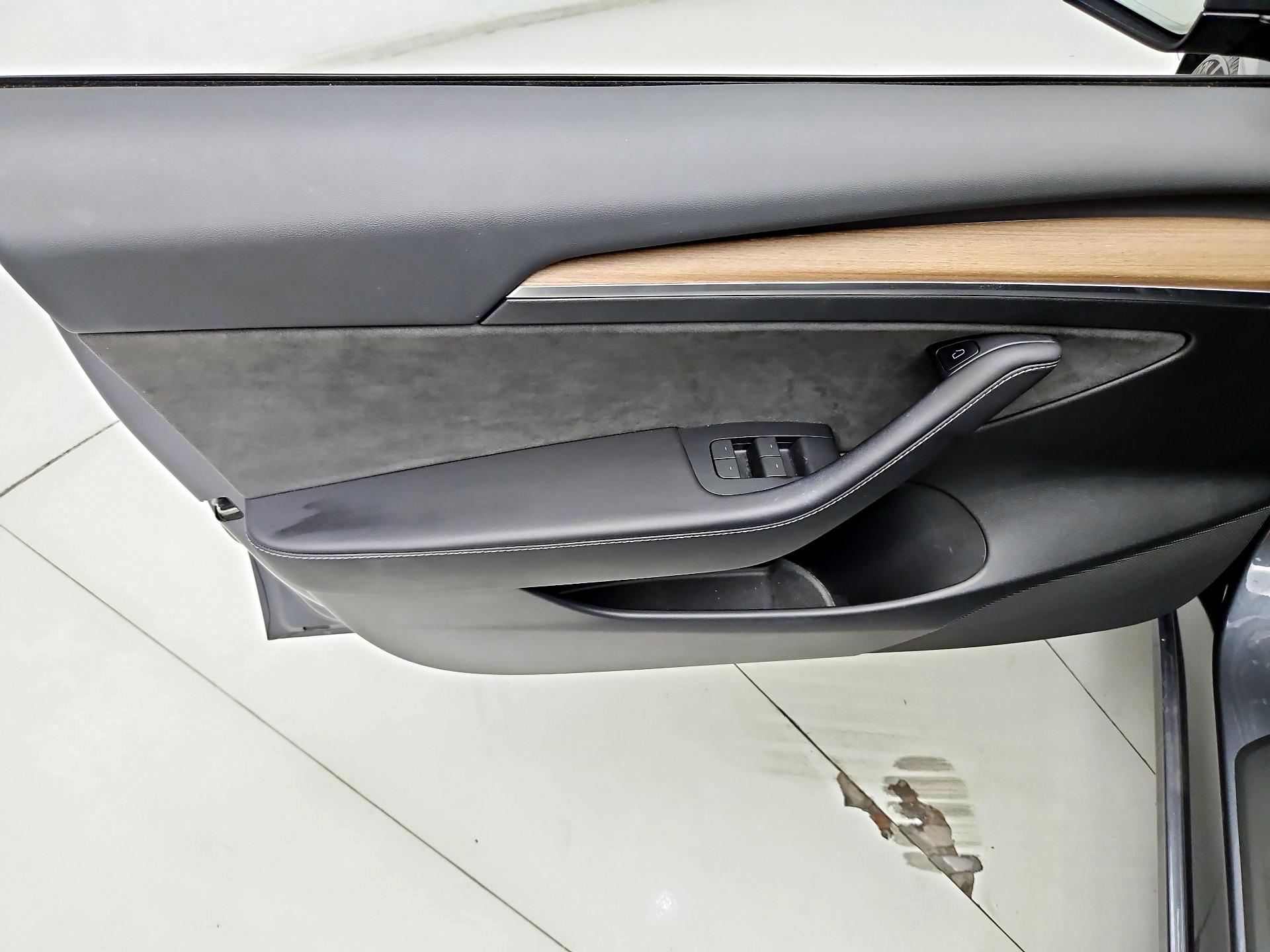 Thumbnail: 2023 Tesla Model 3 - 12