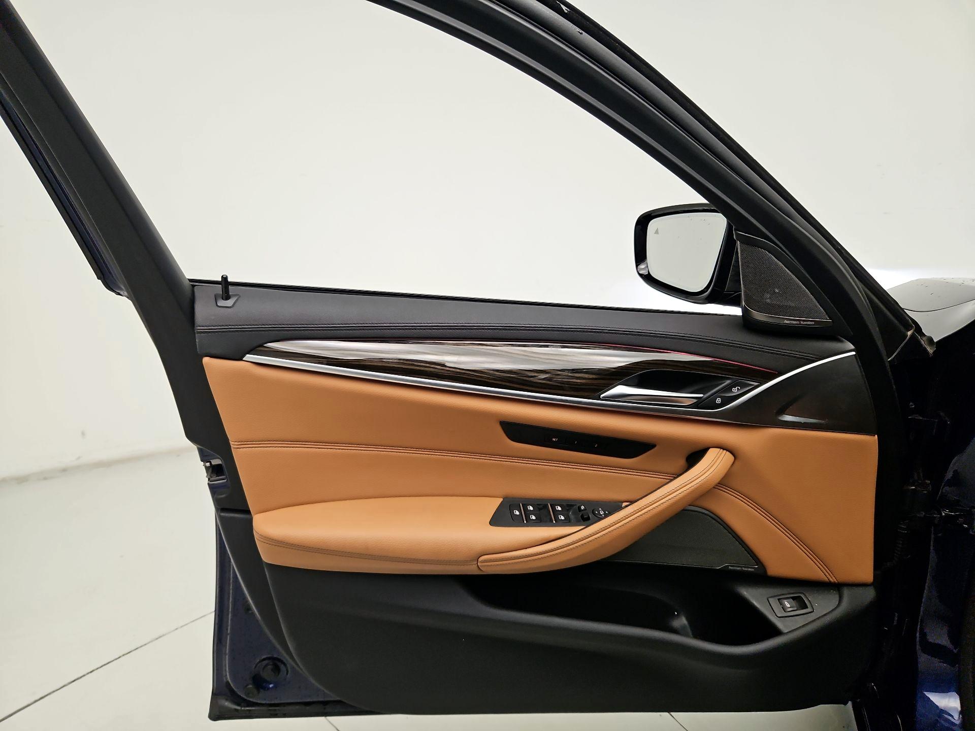 Thumbnail: 2020 BMW 5 Series - 12