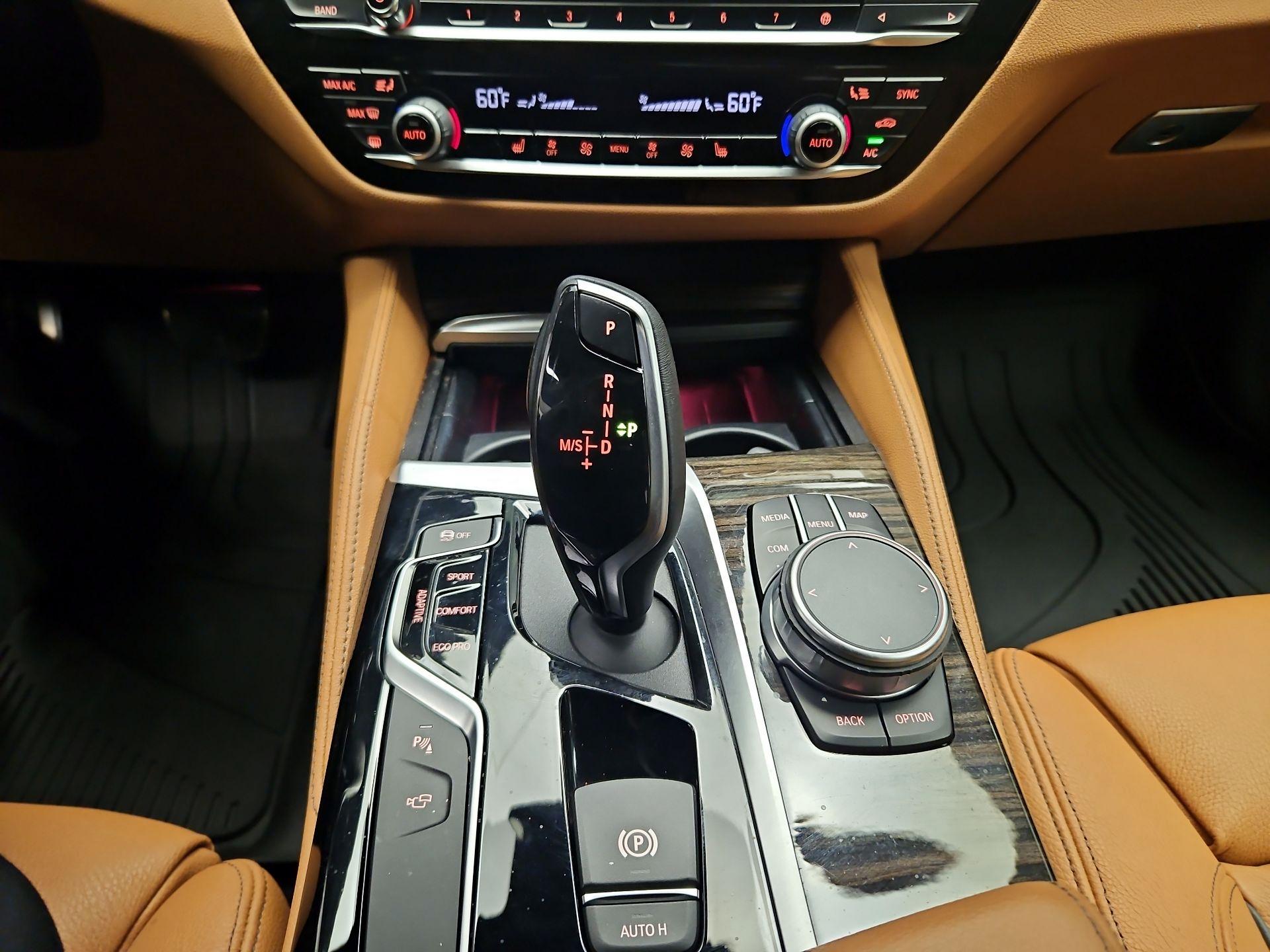 Thumbnail: 2020 BMW 5 Series - 17