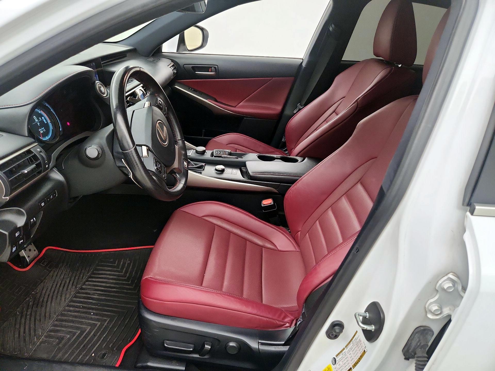 Thumbnail: 2019 Lexus IS - 11