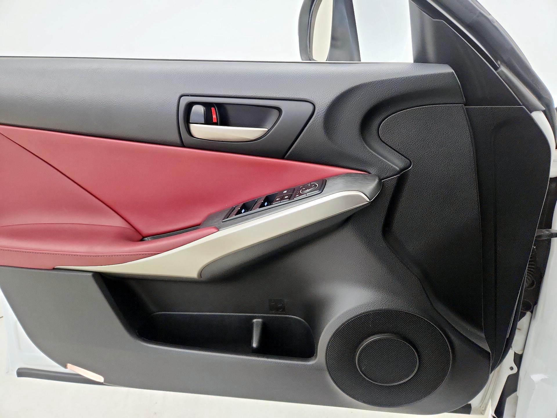 Thumbnail: 2019 Lexus IS - 12