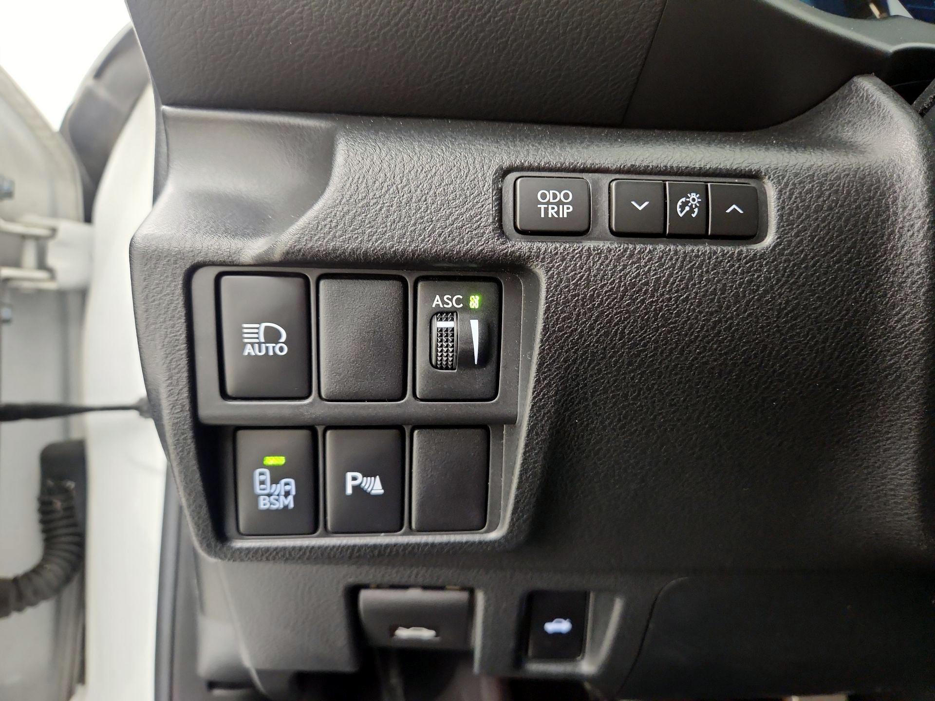 Thumbnail: 2019 Lexus IS - 13