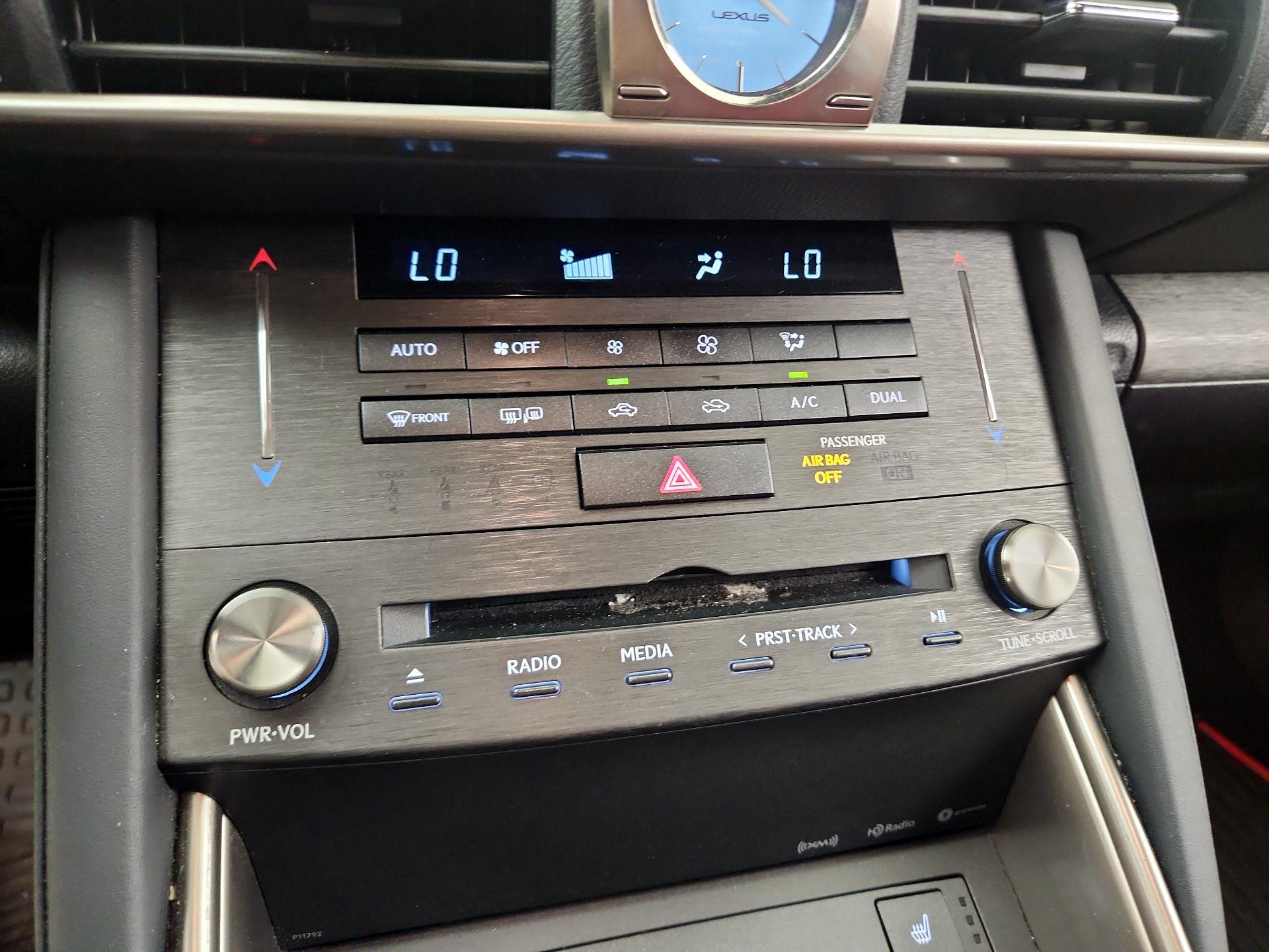 Thumbnail: 2019 Lexus IS - 16