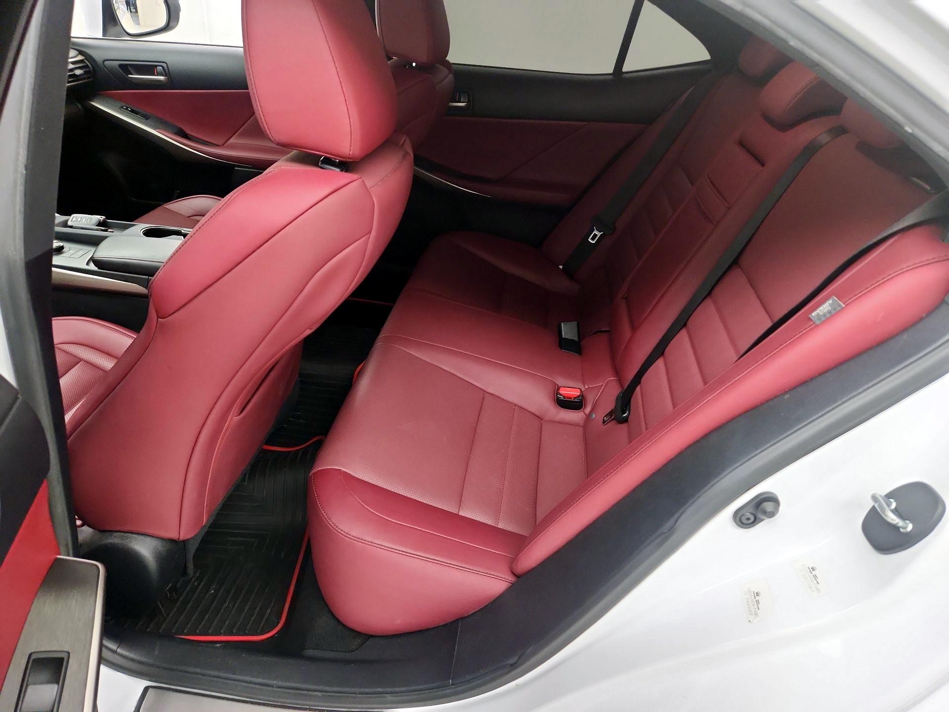 Thumbnail: 2019 Lexus IS - 20