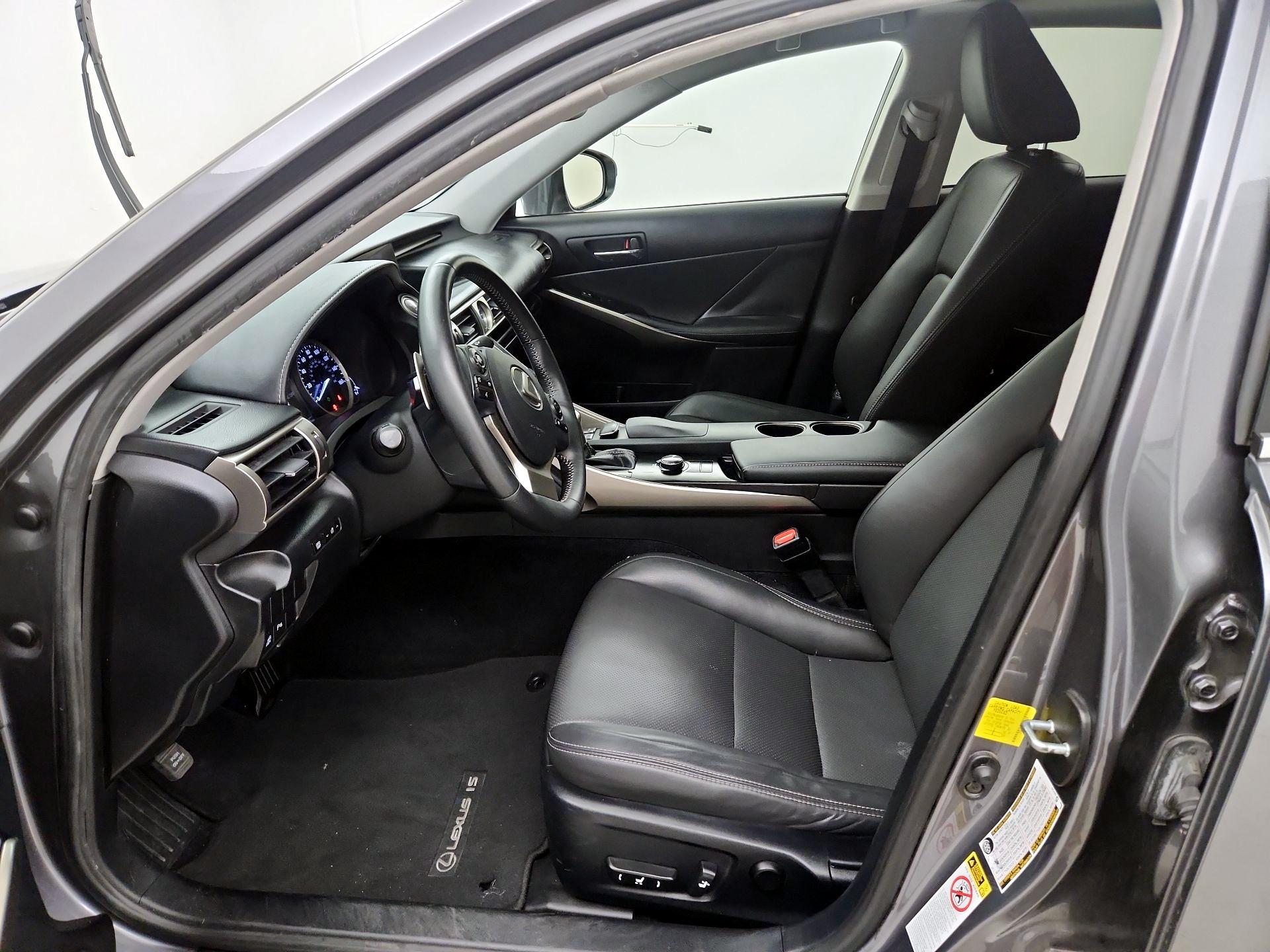 Thumbnail: 2014 Lexus IS - 11