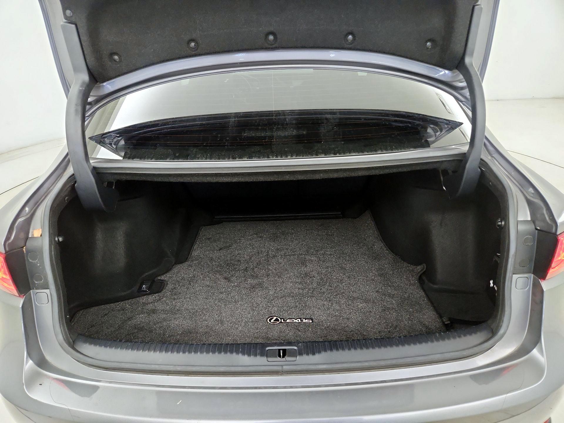 Thumbnail: 2014 Lexus IS - 16