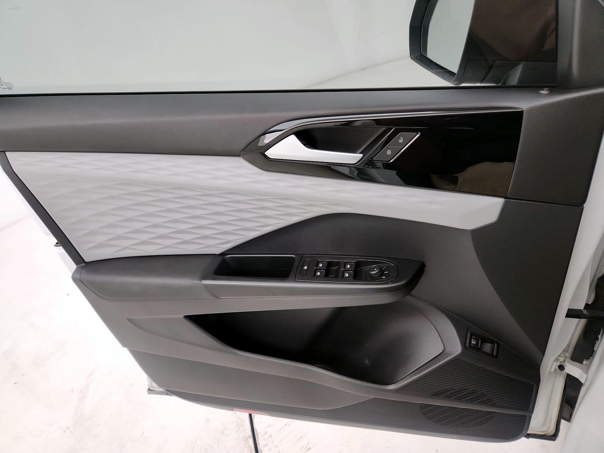 Thumbnail: 2022 Volkswagen Taos - 10
