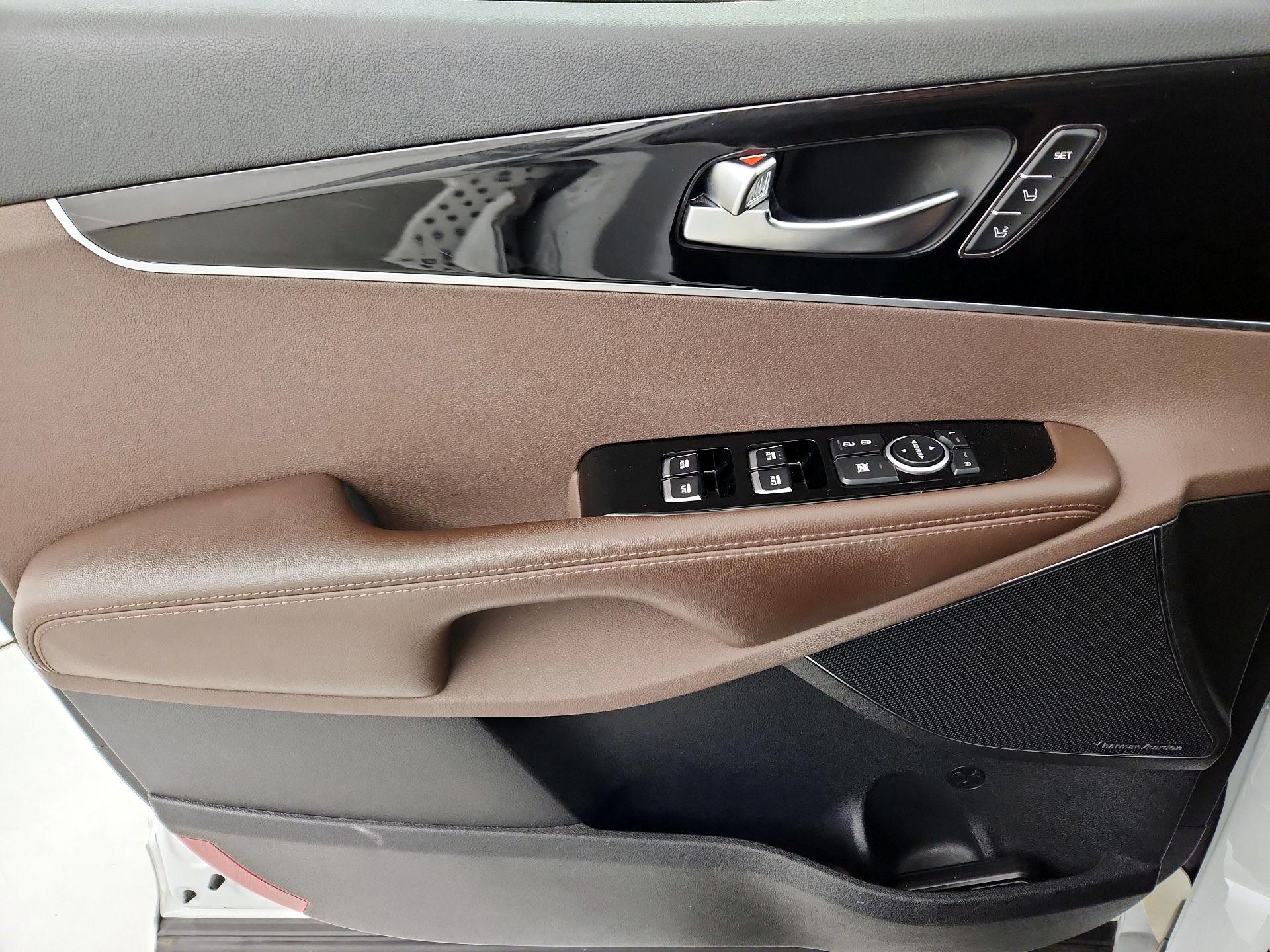 Thumbnail: 2019 Kia Sorento - 12