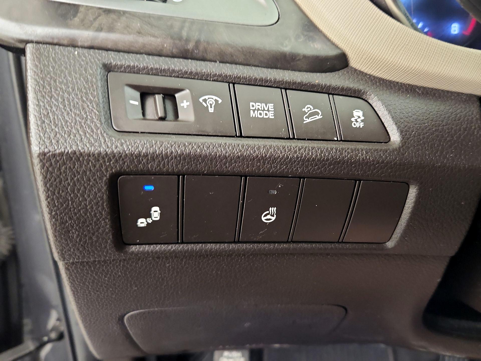 Thumbnail: 2017 Hyundai Santa Fe - 13