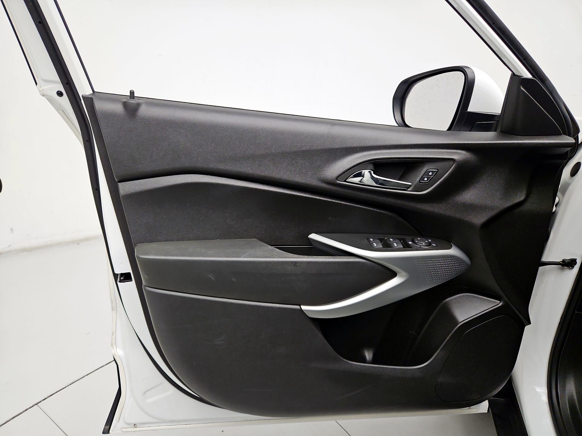 Thumbnail: 2024 Chevrolet Trax - 12