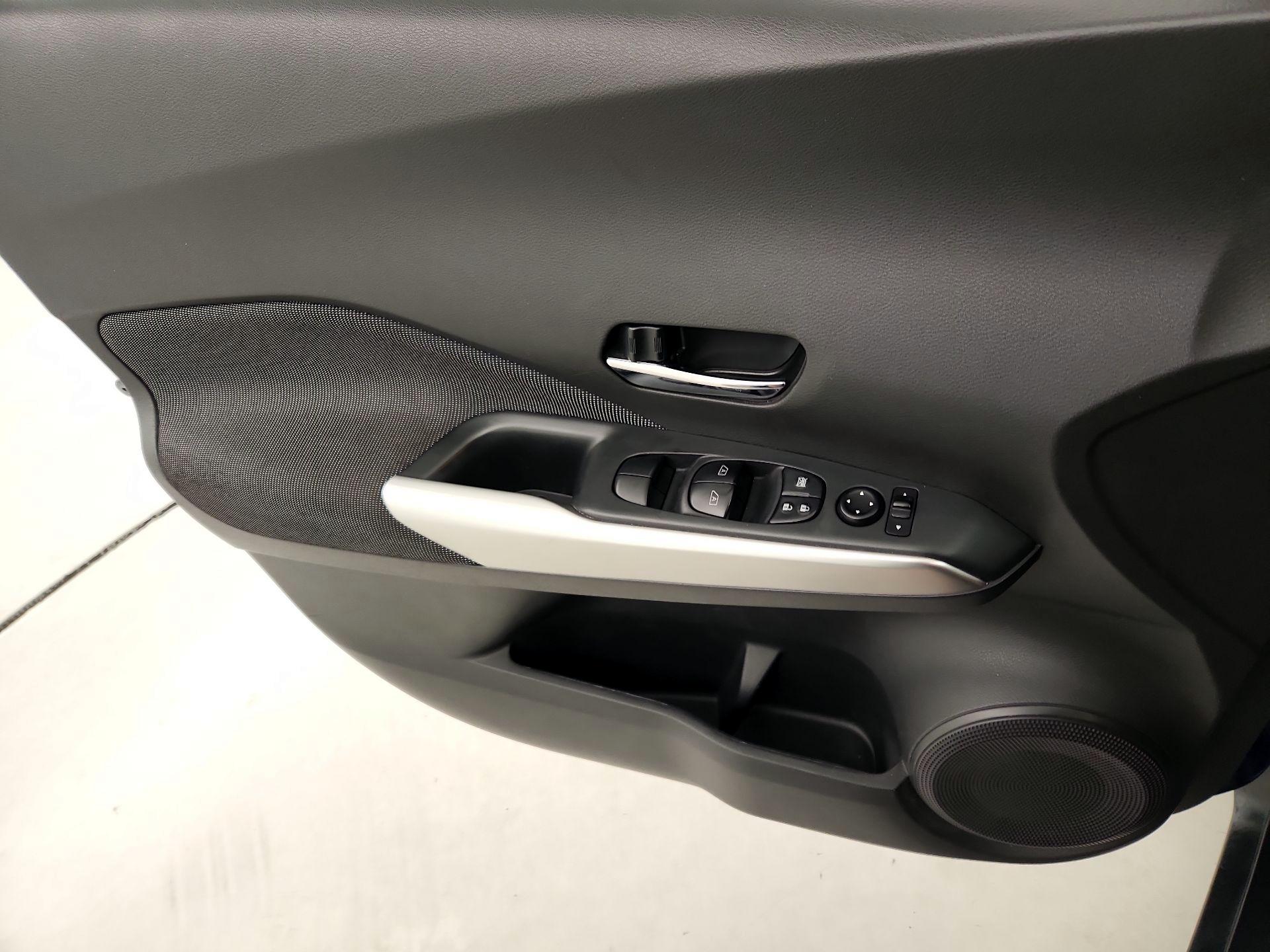 Thumbnail: 2019 Nissan Kicks - 12