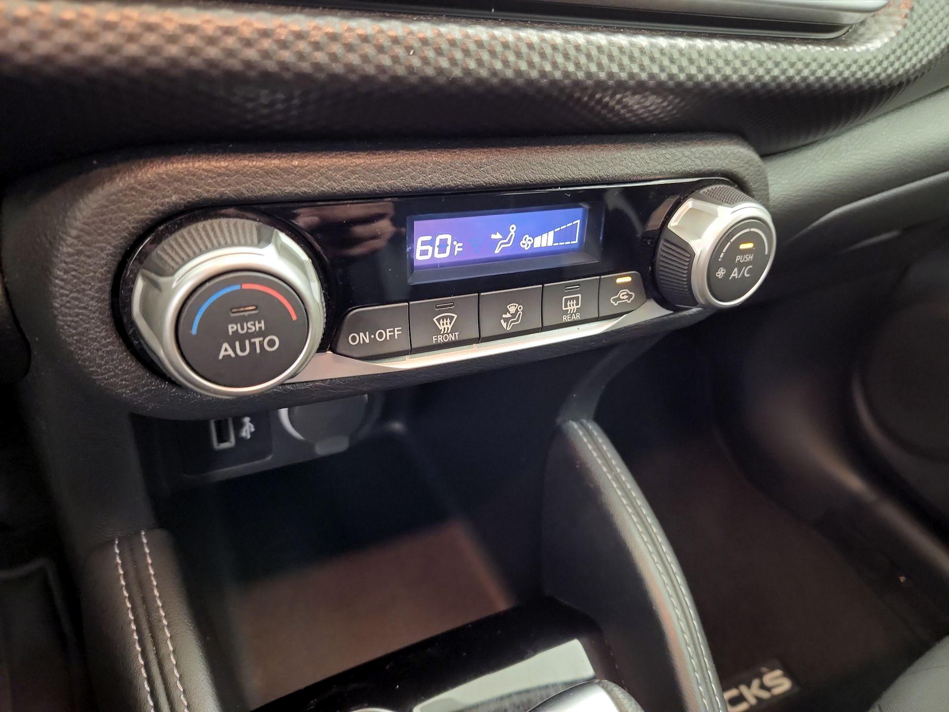 Thumbnail: 2019 Nissan Kicks - 16