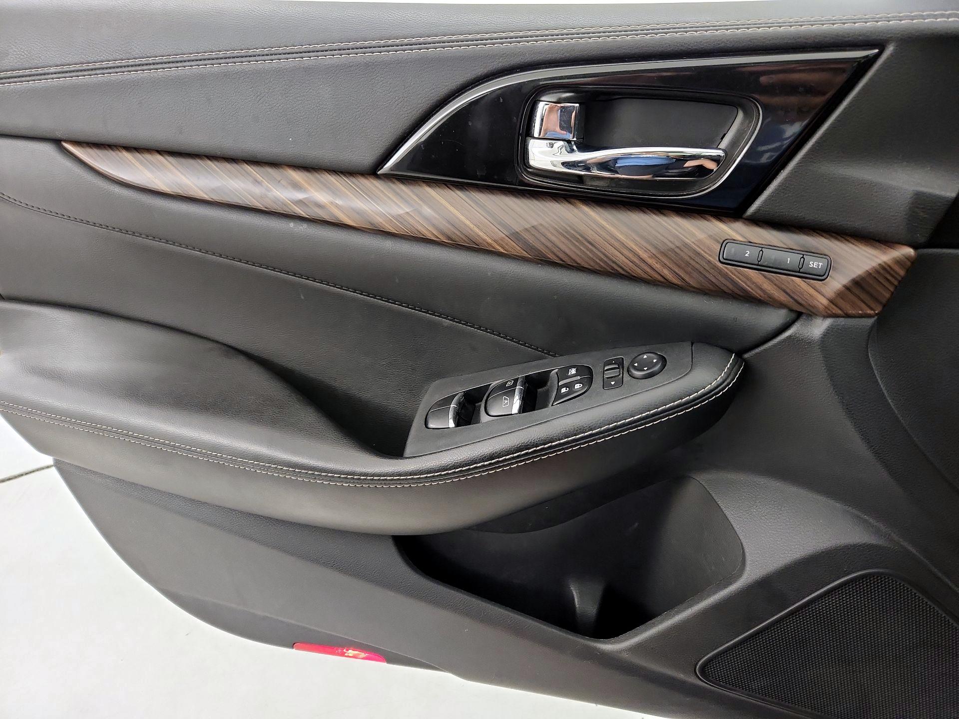 Thumbnail: 2017 Nissan Maxima - 12