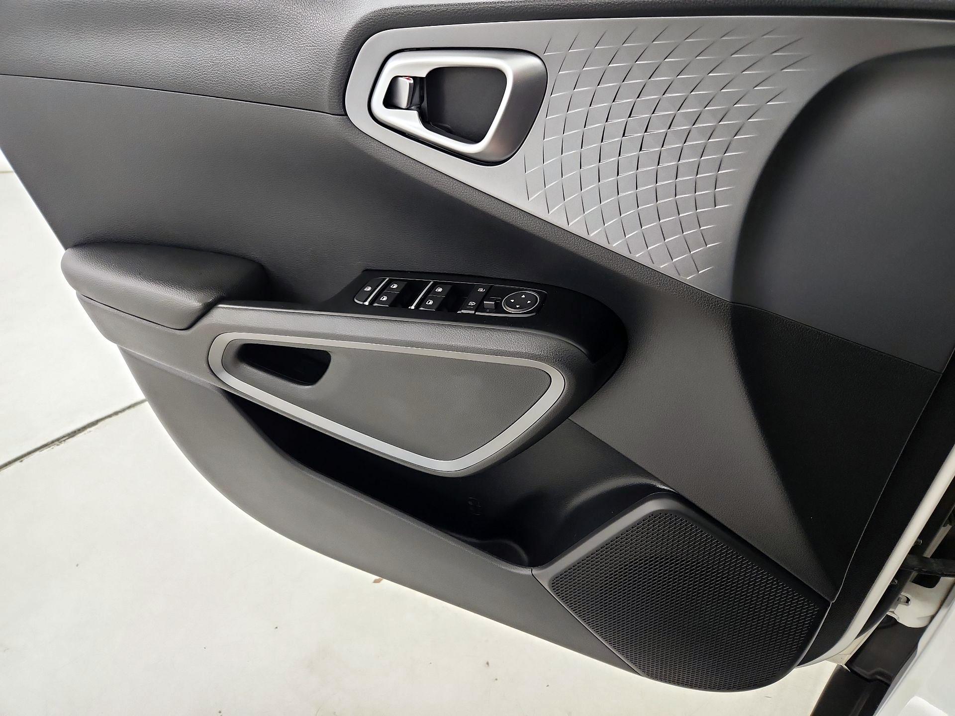 Thumbnail: 2020 Kia Soul - 12