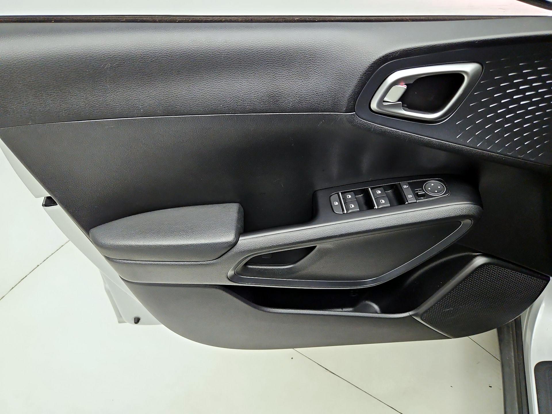 Thumbnail: 2021 Kia Soul - 12