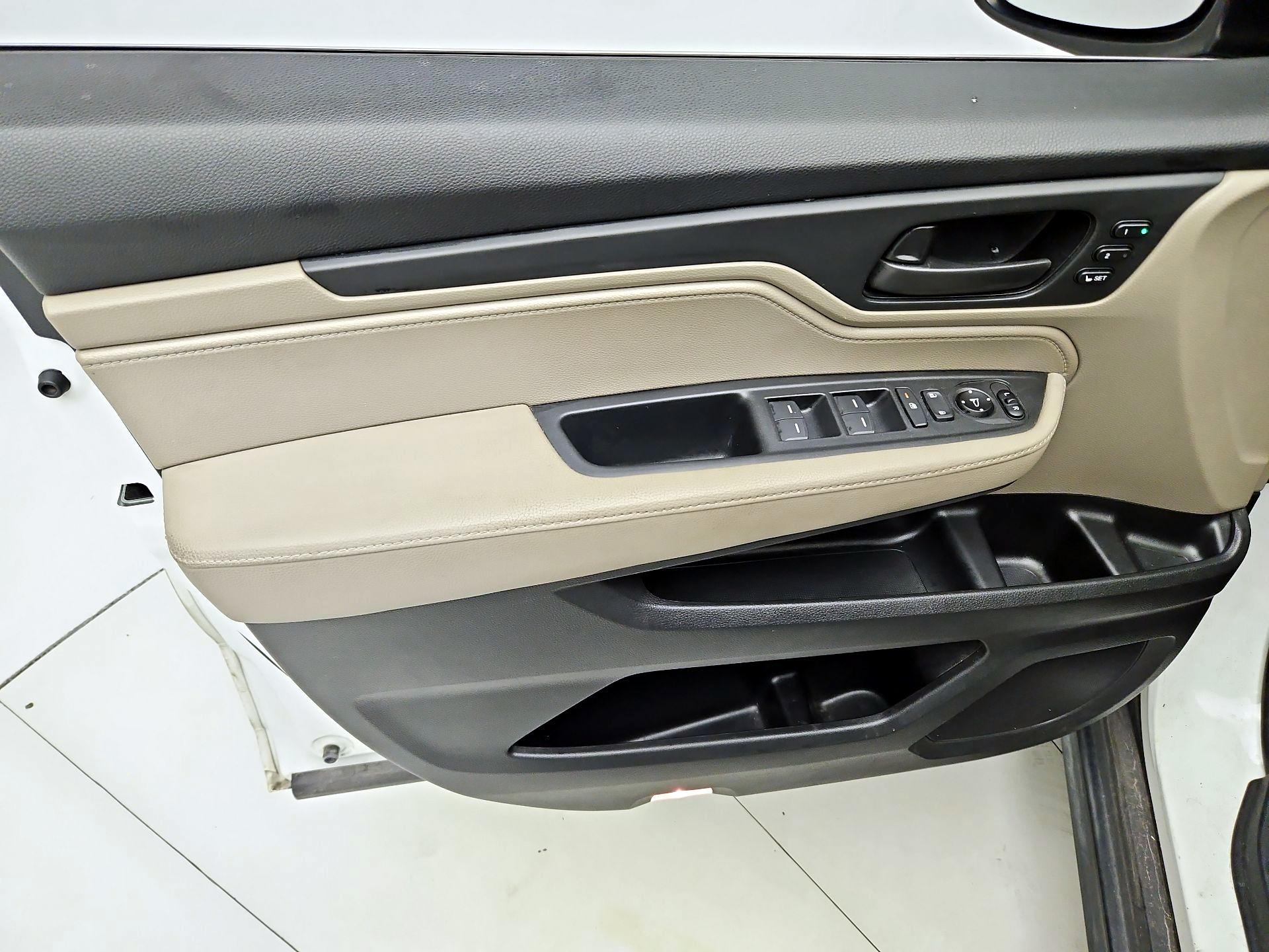 Thumbnail: 2020 Honda Odyssey - 12