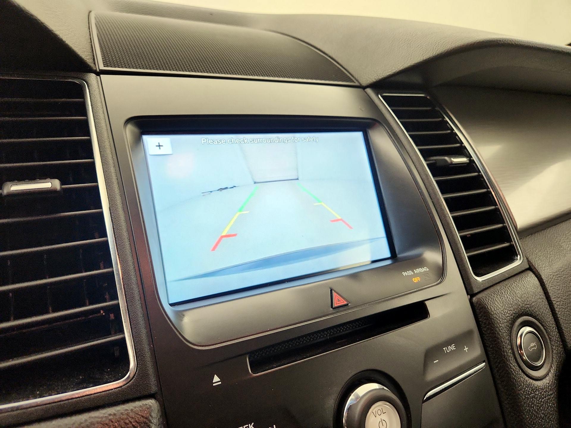 Thumbnail: 2018 Ford Taurus - 14