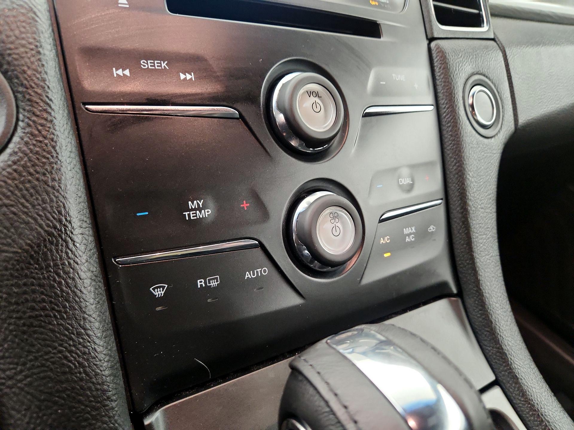 Thumbnail: 2018 Ford Taurus - 16