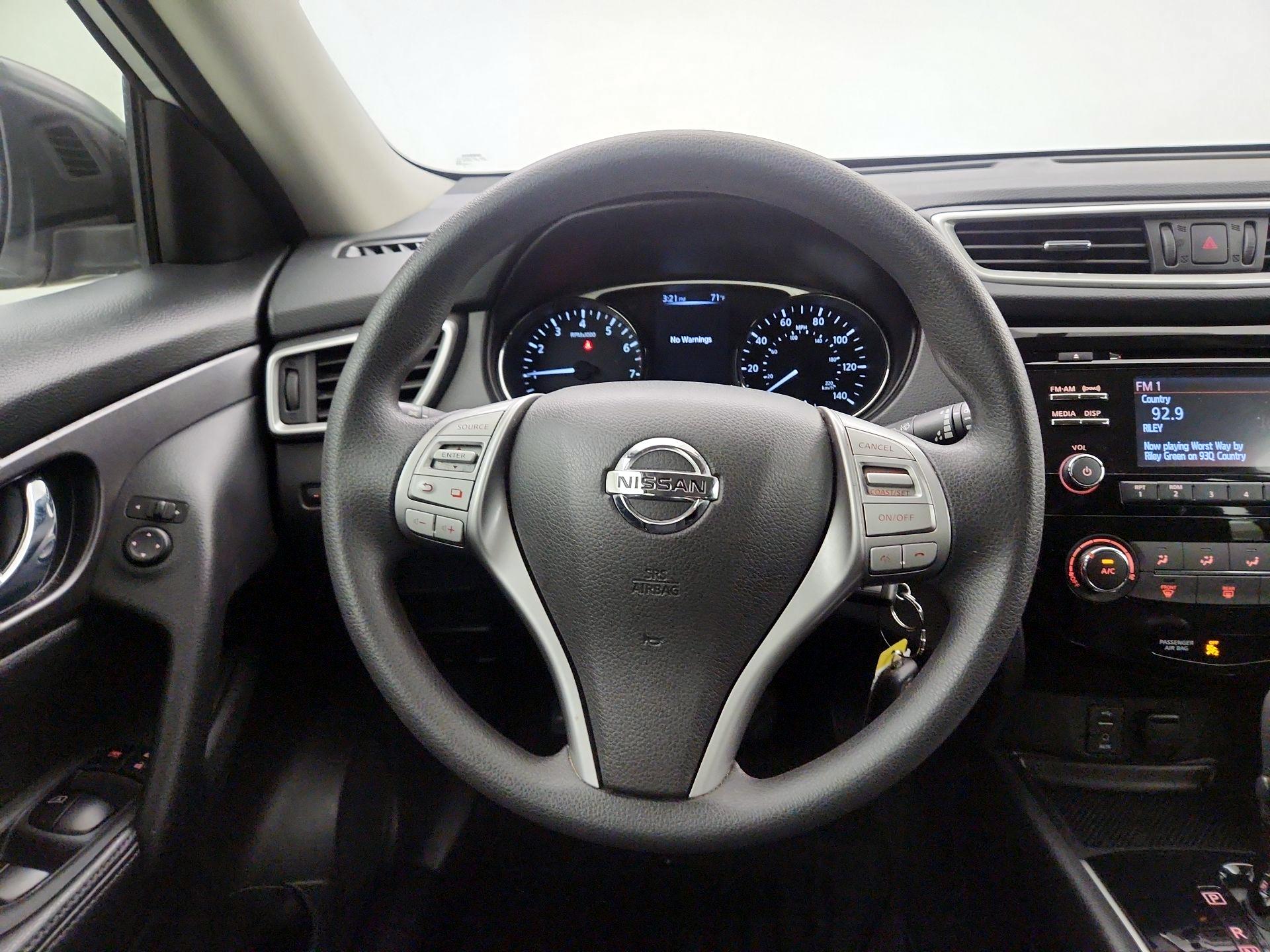 Thumbnail: 2016 Nissan Rogue - 10