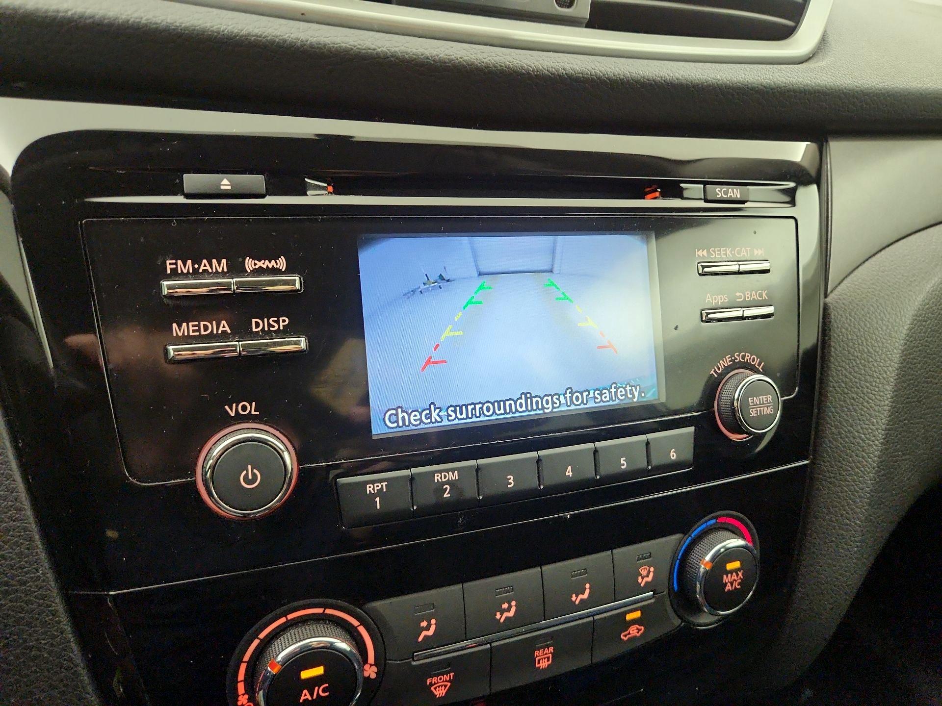 Thumbnail: 2016 Nissan Rogue - 14