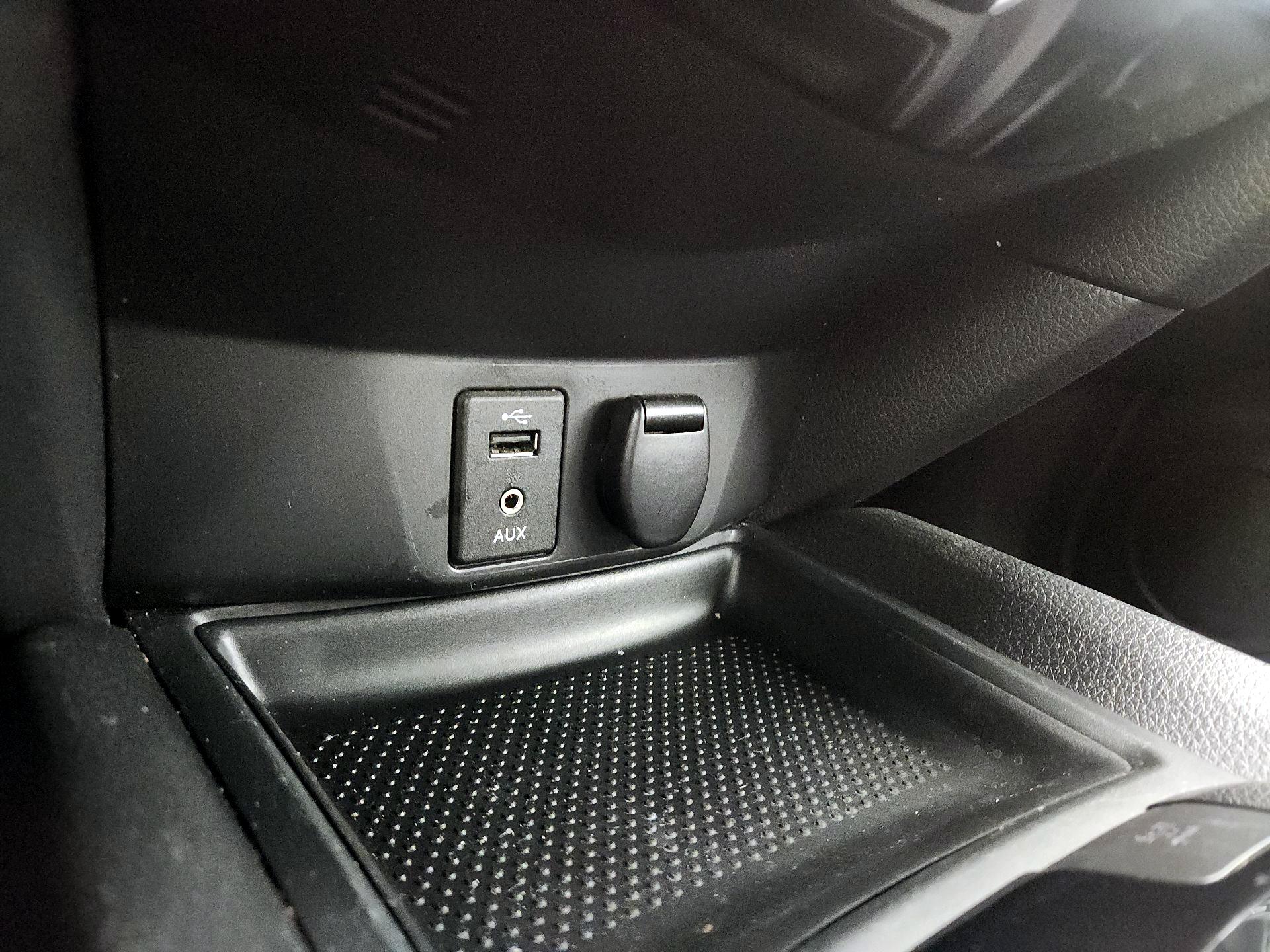 Thumbnail: 2016 Nissan Rogue - 18