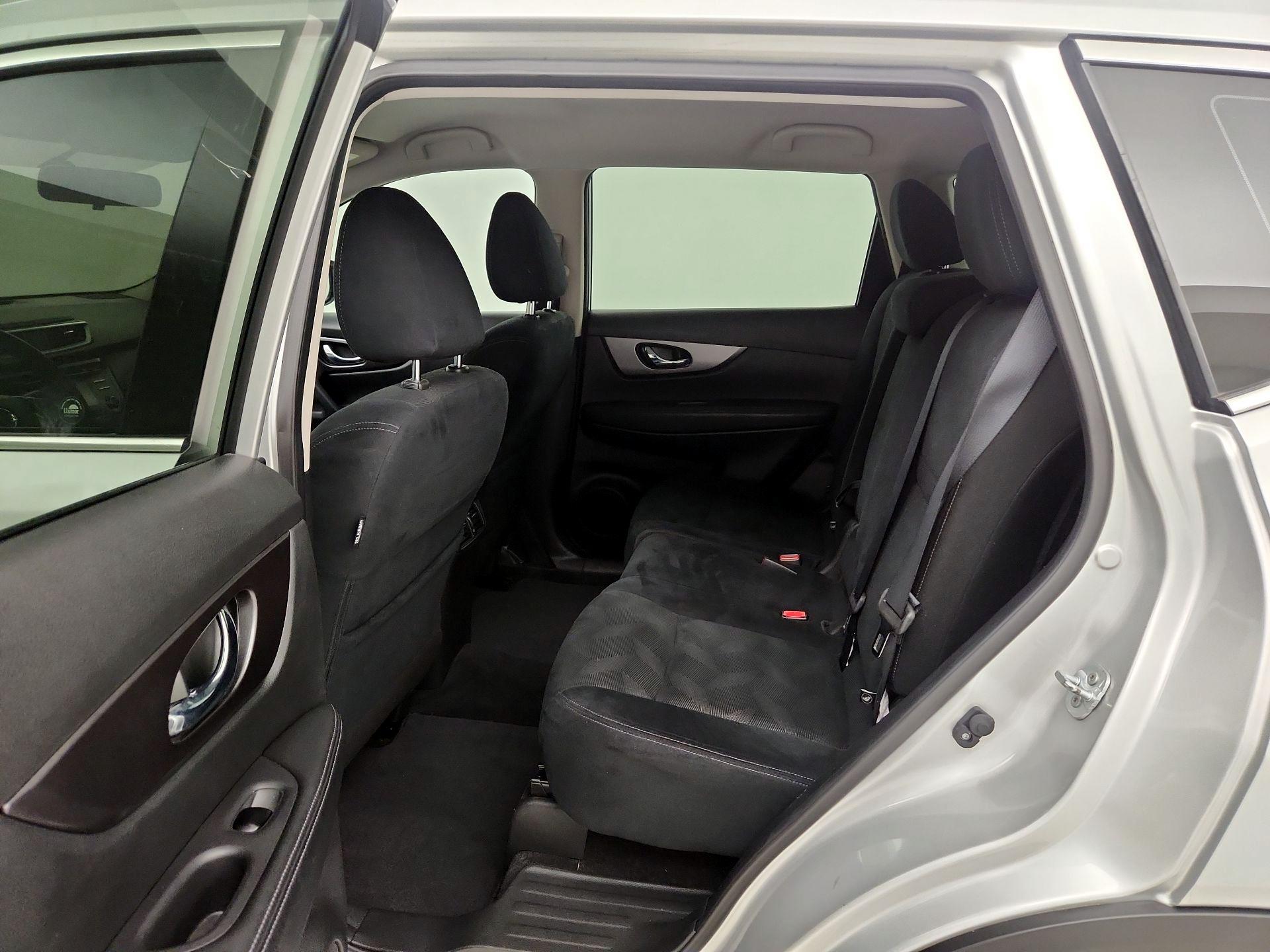 Thumbnail: 2016 Nissan Rogue - 19