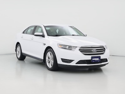 White 2015 Ford Taurus SEL