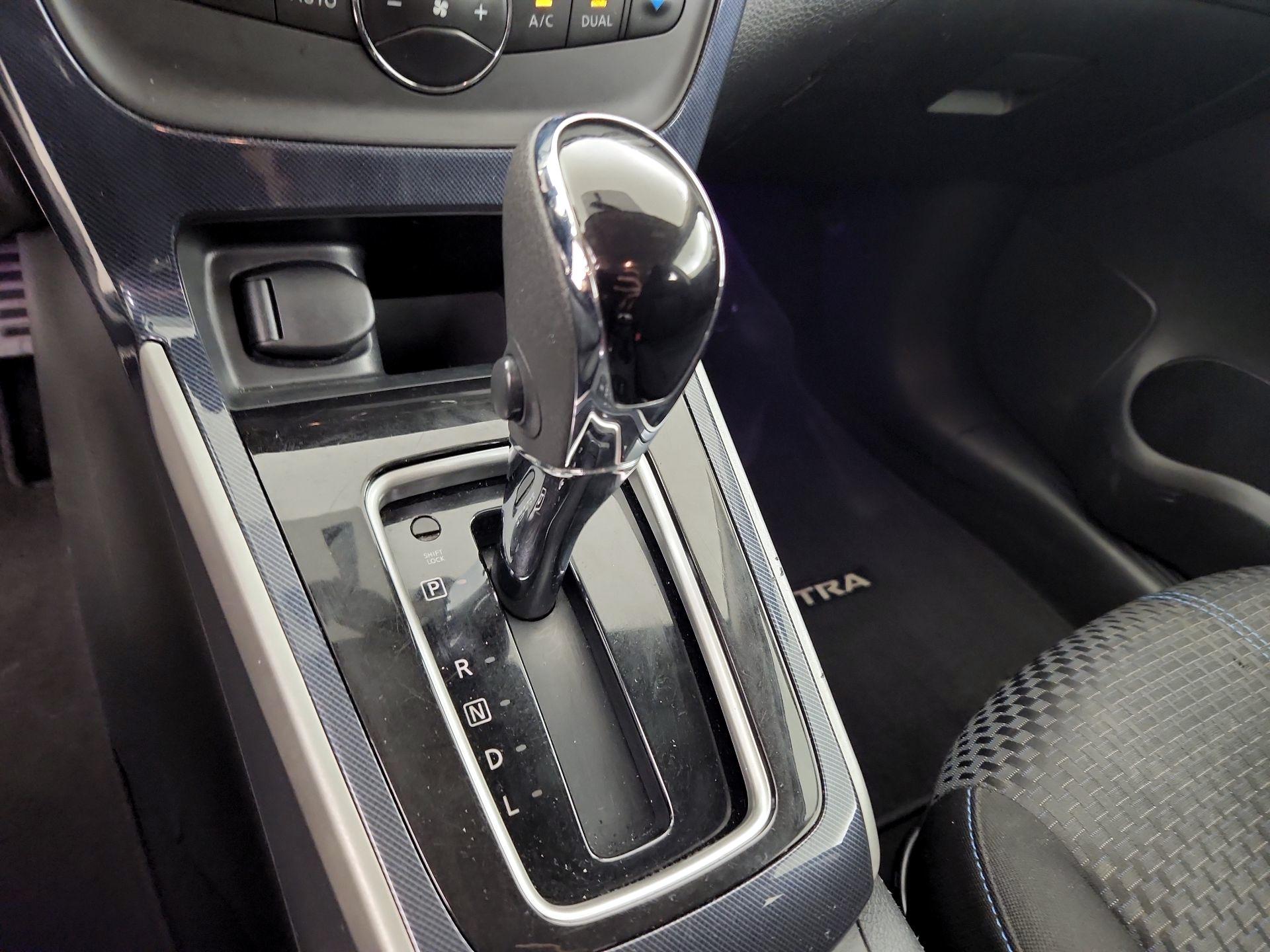 Thumbnail: 2019 Nissan Sentra - 17