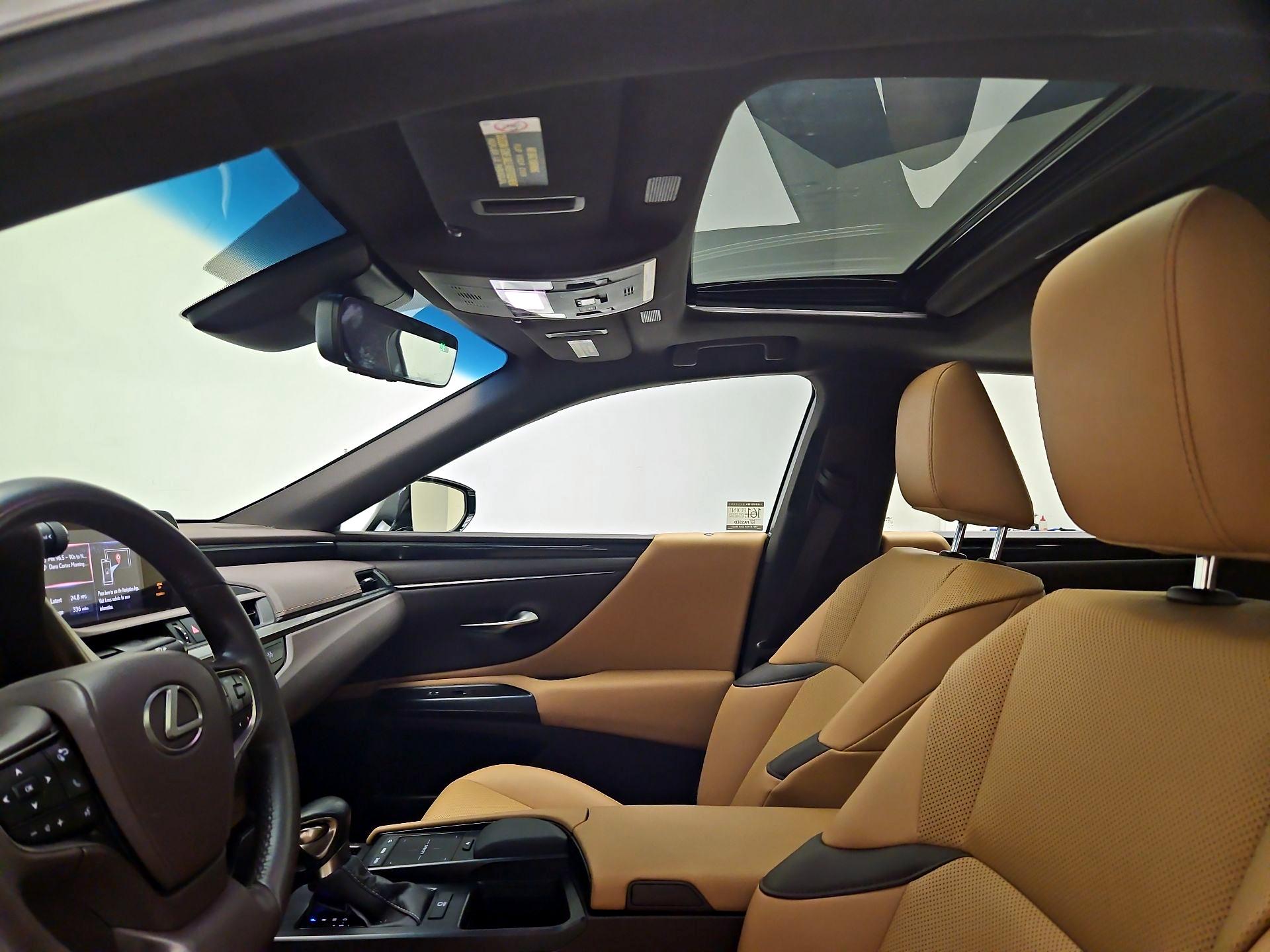 Thumbnail: 2021 Lexus ES - 19