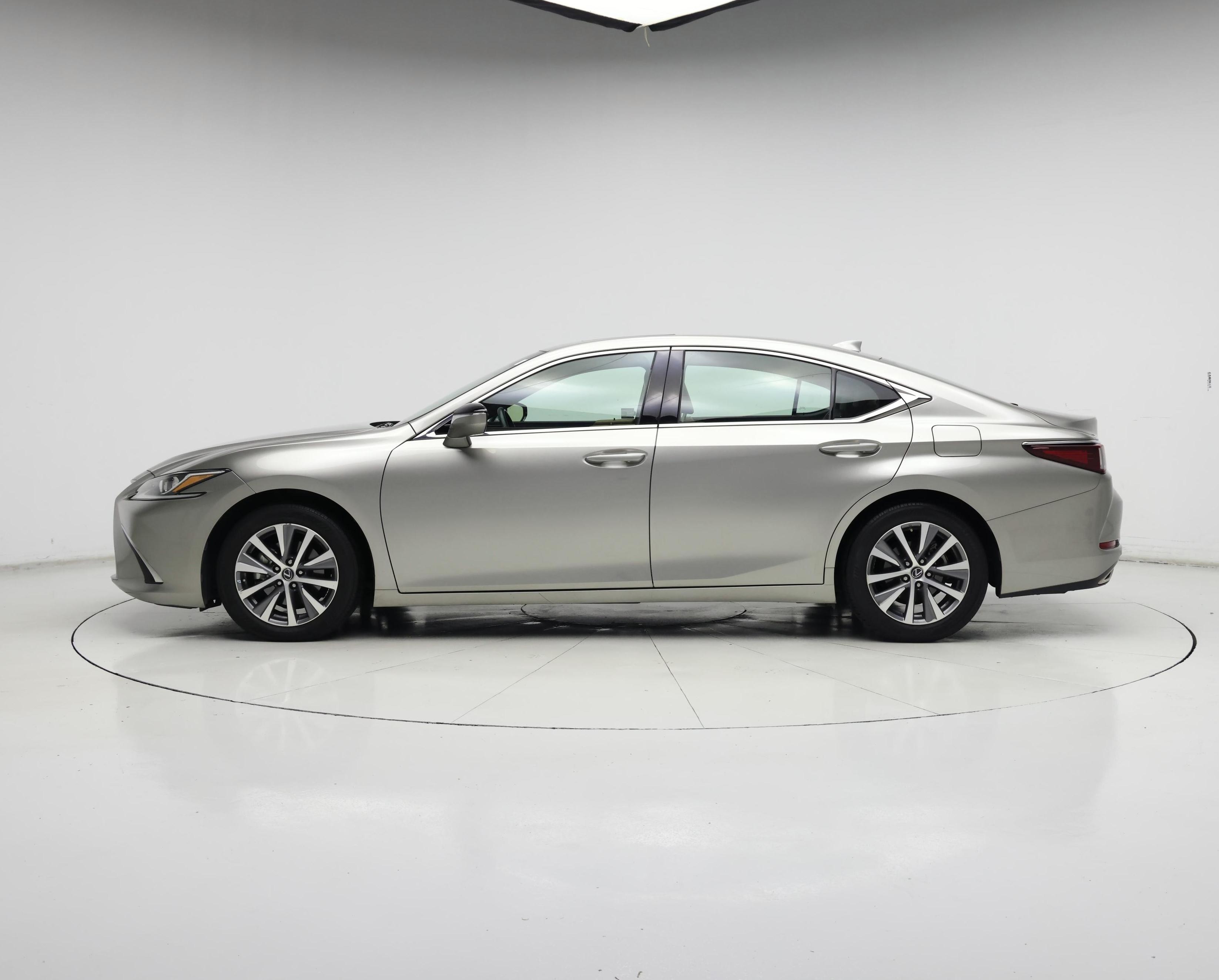 Thumbnail: 2021 Lexus ES - 3