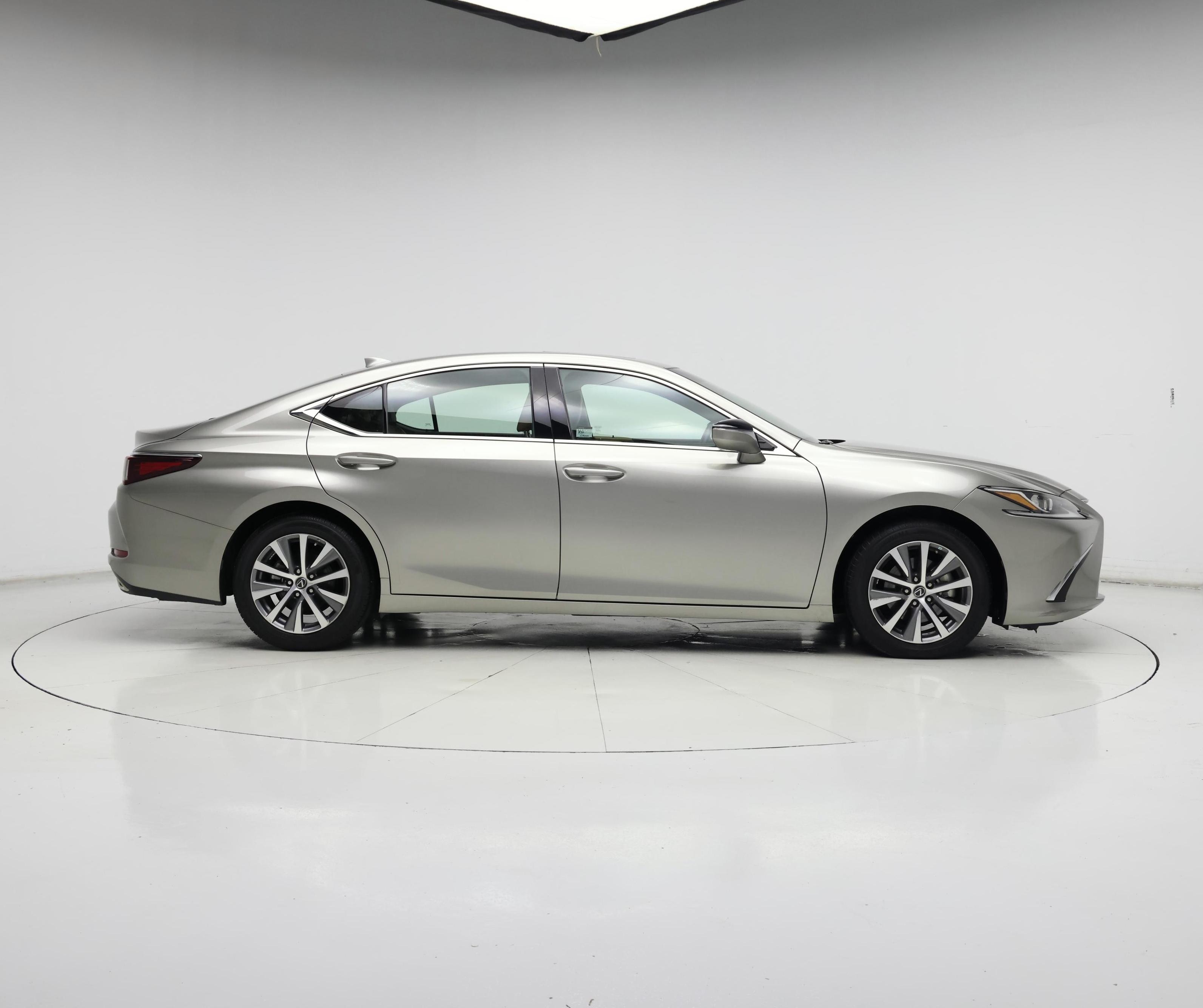 Thumbnail: 2021 Lexus ES - 7
