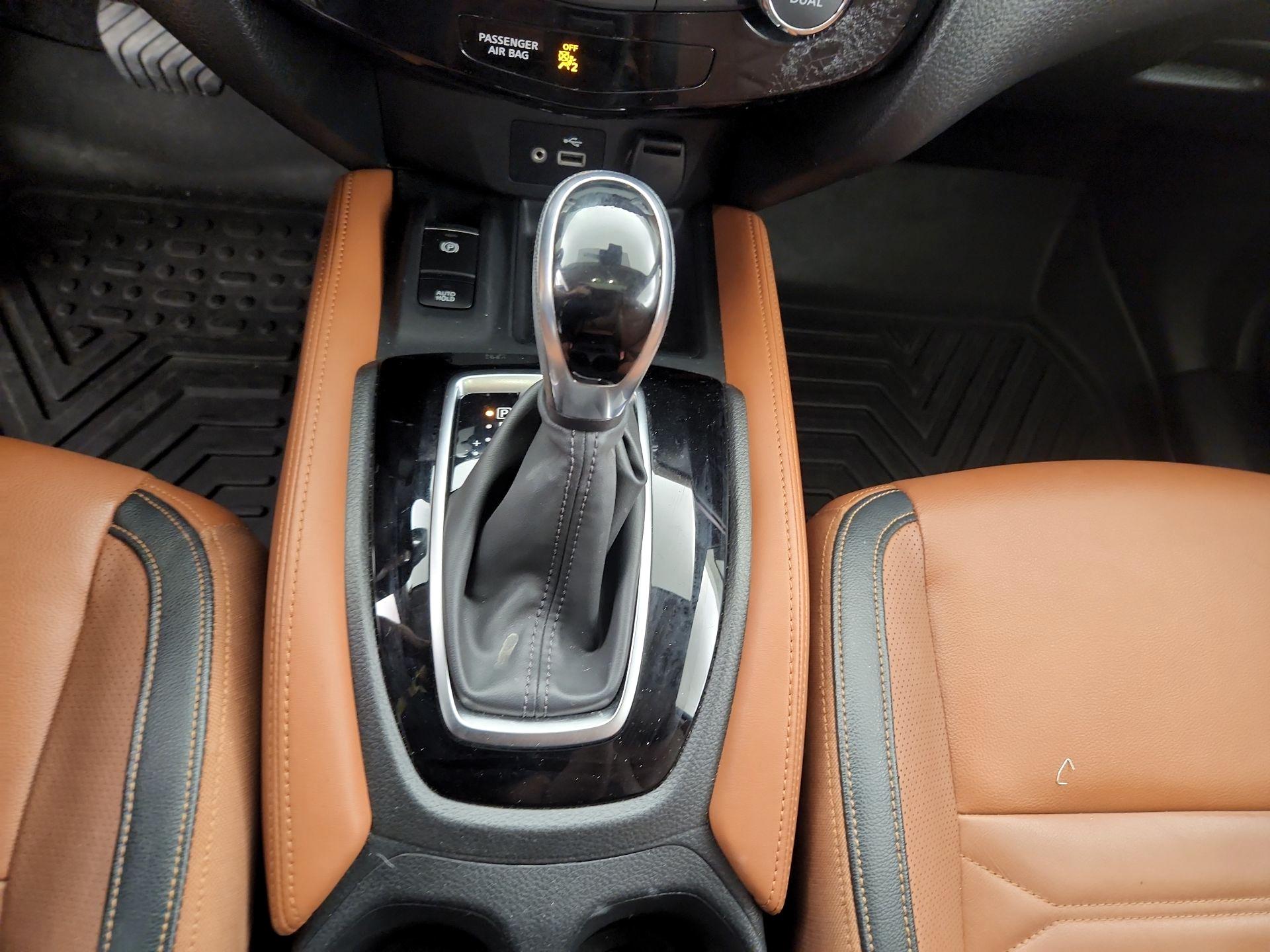 Thumbnail: 2019 Nissan Rogue - 17