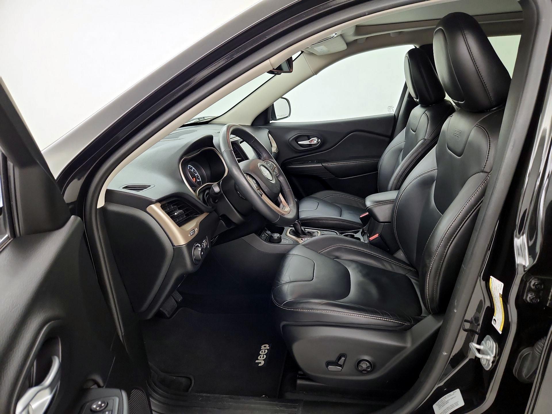 Thumbnail: 2015 Jeep Cherokee - 11