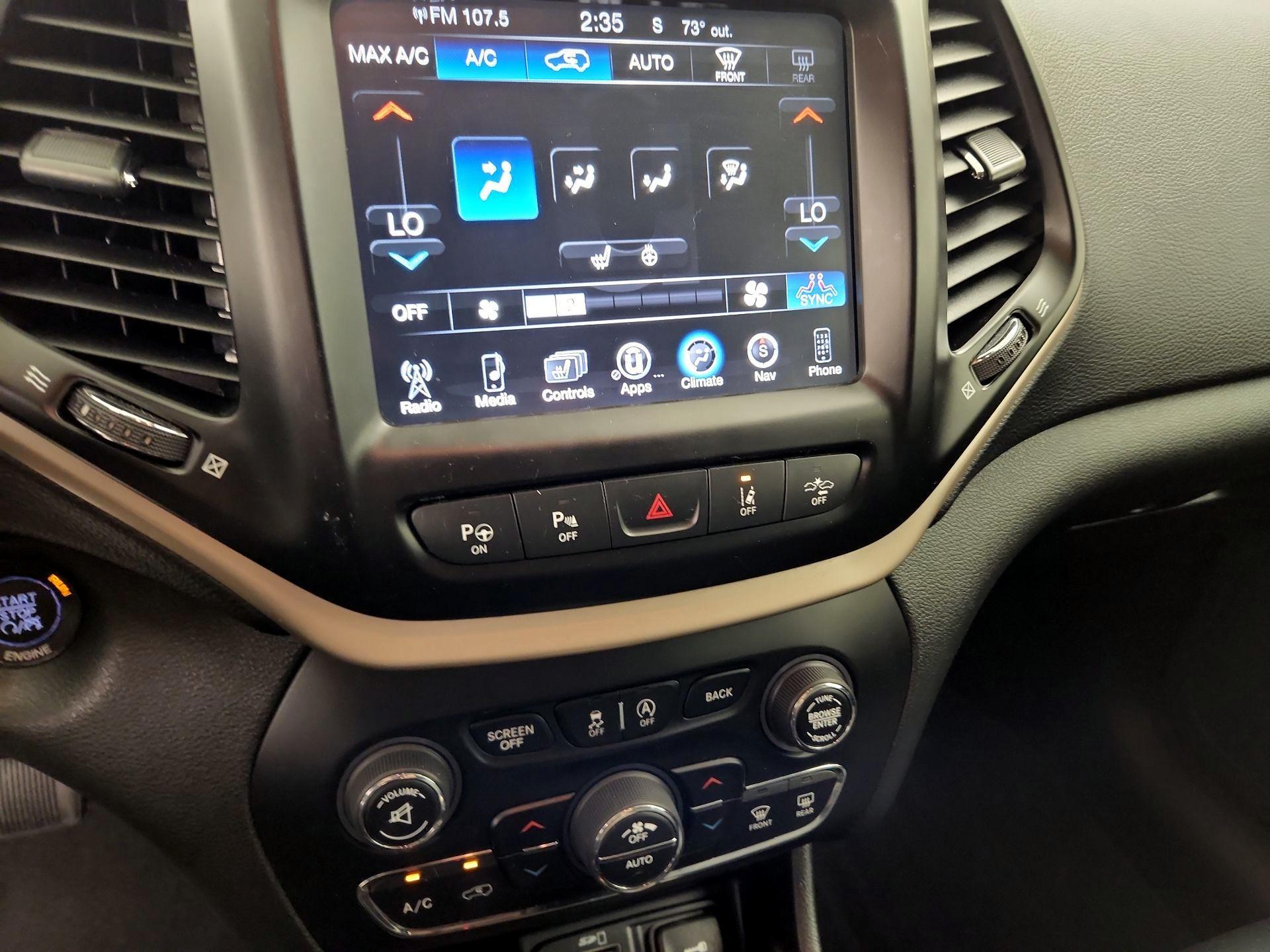 Thumbnail: 2015 Jeep Cherokee - 17