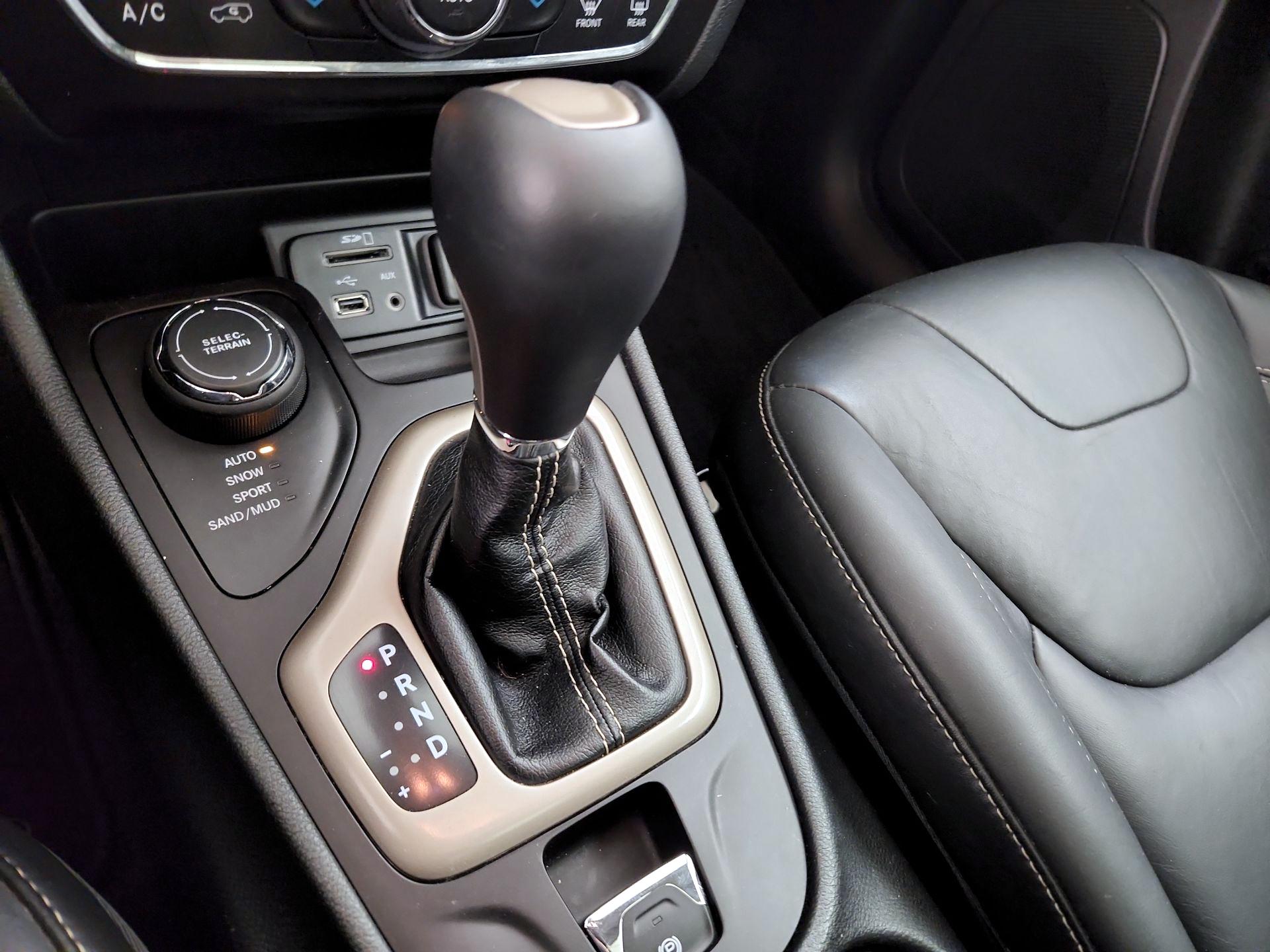 Thumbnail: 2015 Jeep Cherokee - 18