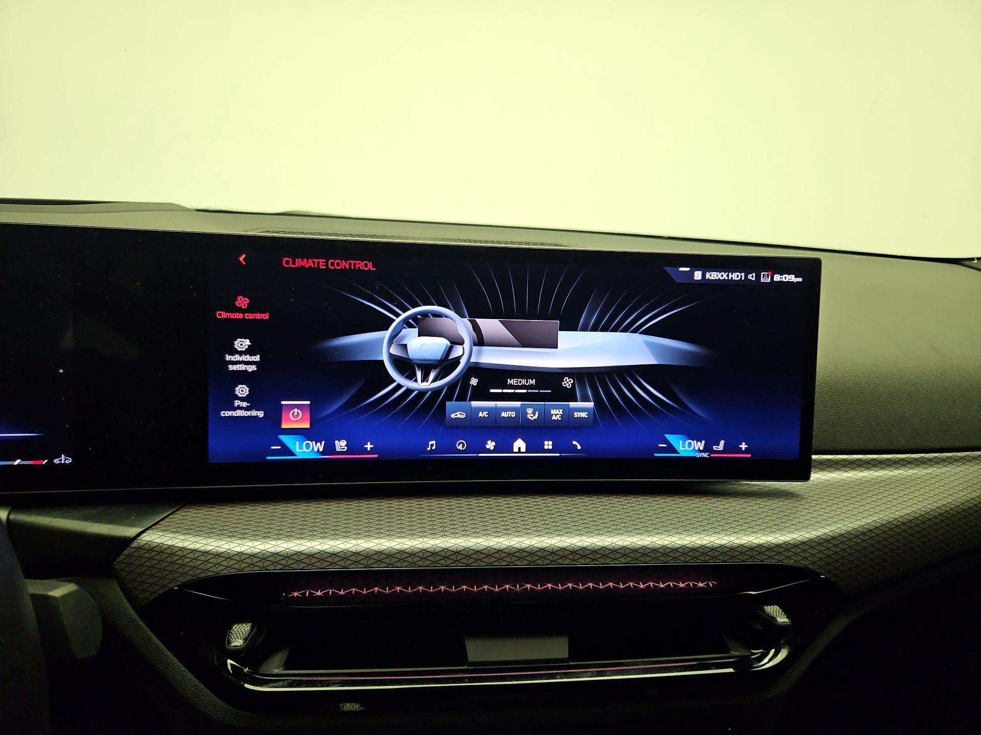 Thumbnail: 2025 BMW 3 Series - 16