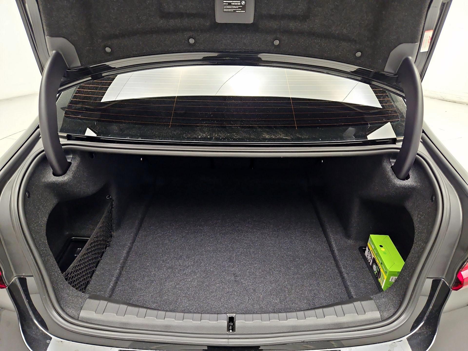 Thumbnail: 2025 BMW 3 Series - 19