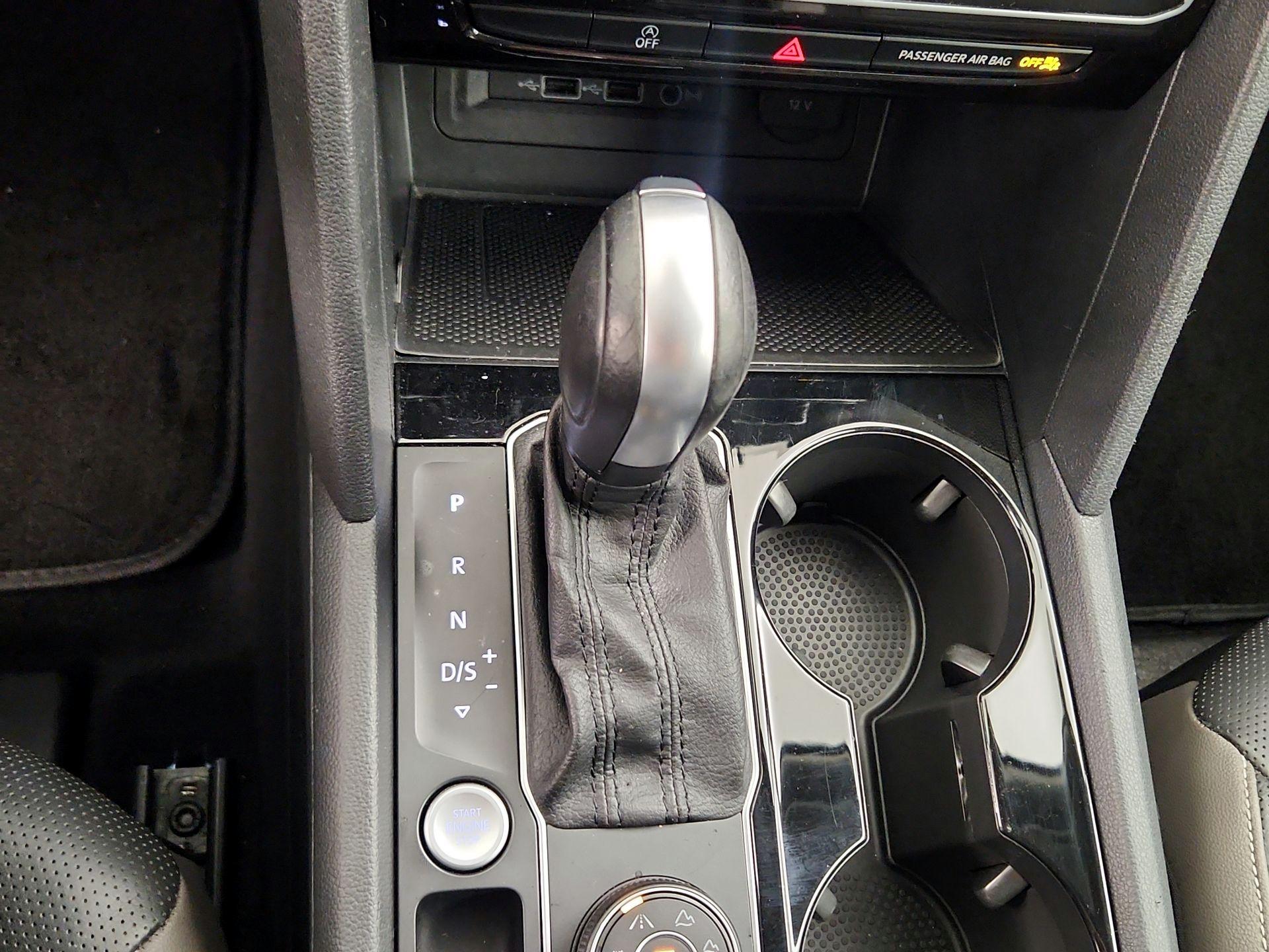 Thumbnail: 2021 Volkswagen Atlas - 17