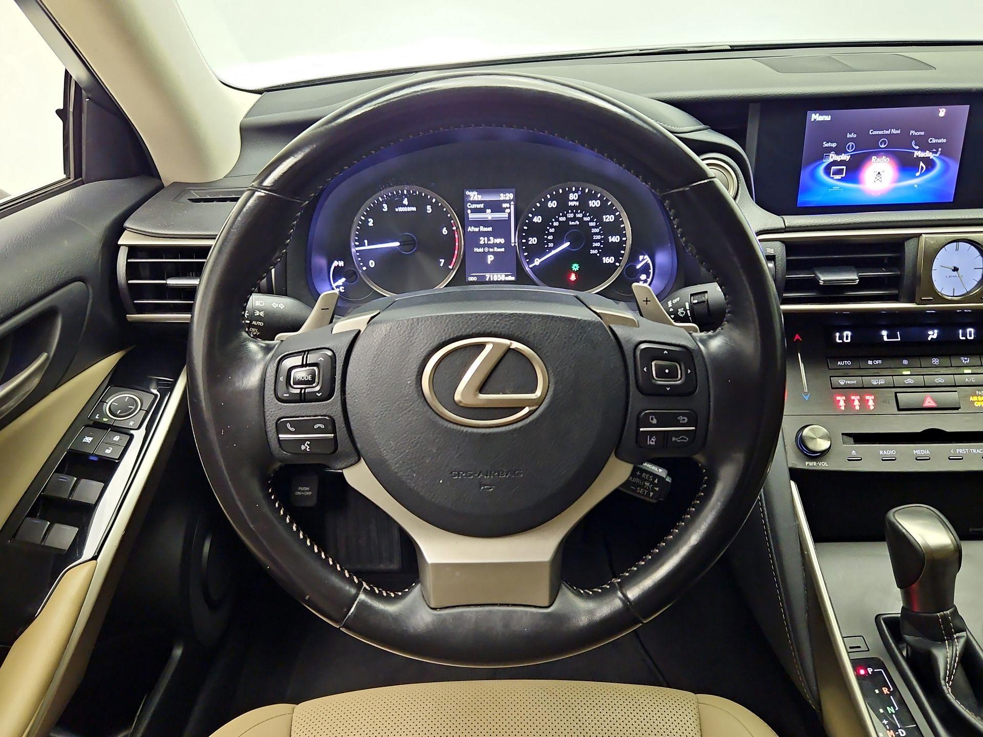 Thumbnail: 2020 Lexus IS - 10