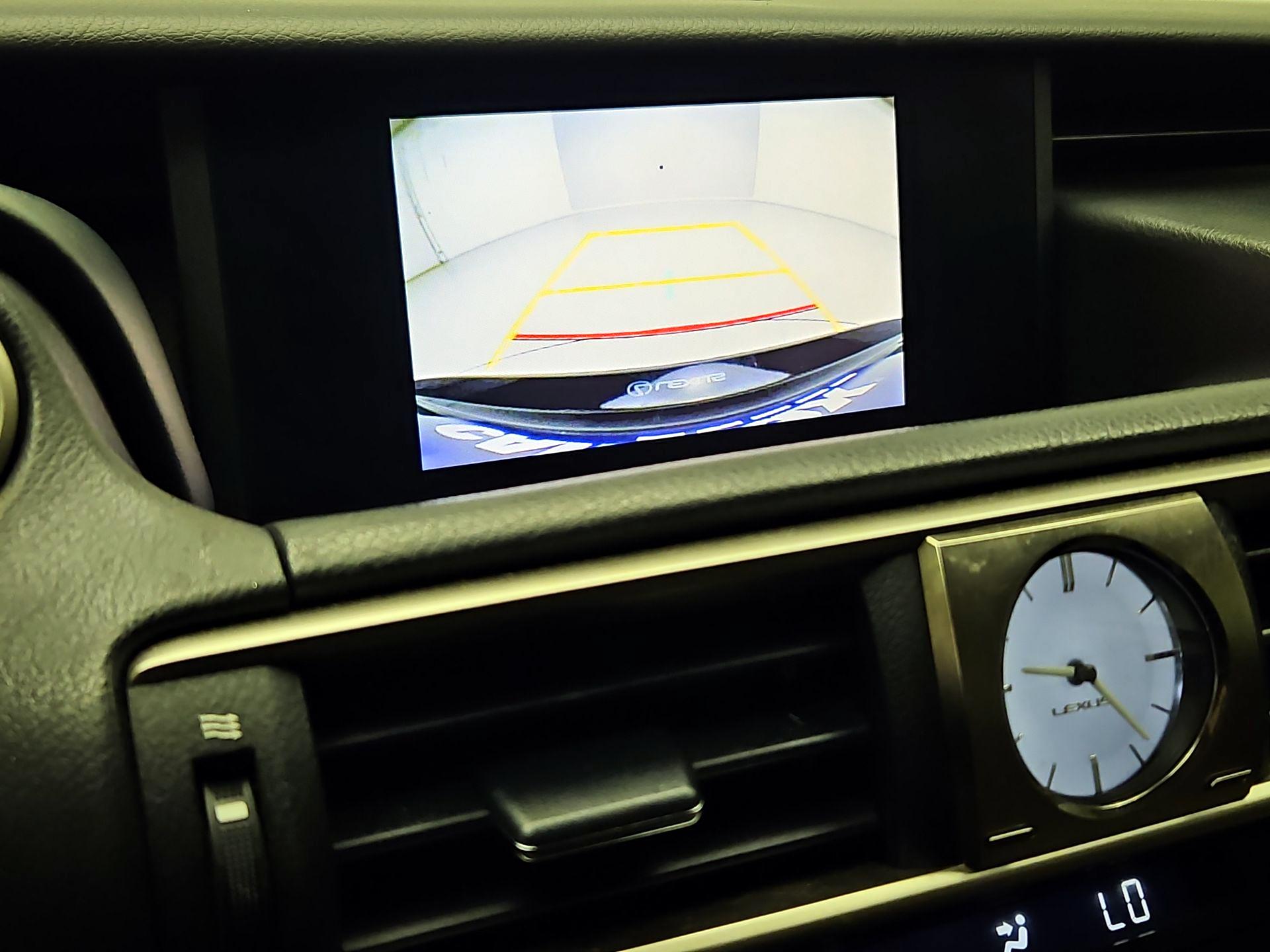 Thumbnail: 2020 Lexus IS - 14