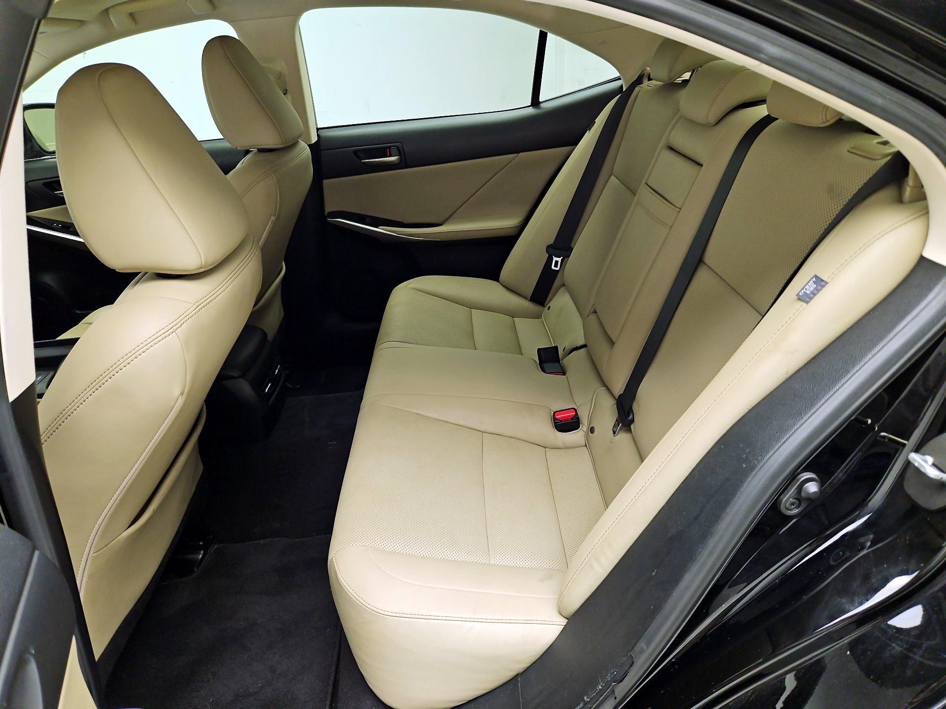 Thumbnail: 2020 Lexus IS - 20