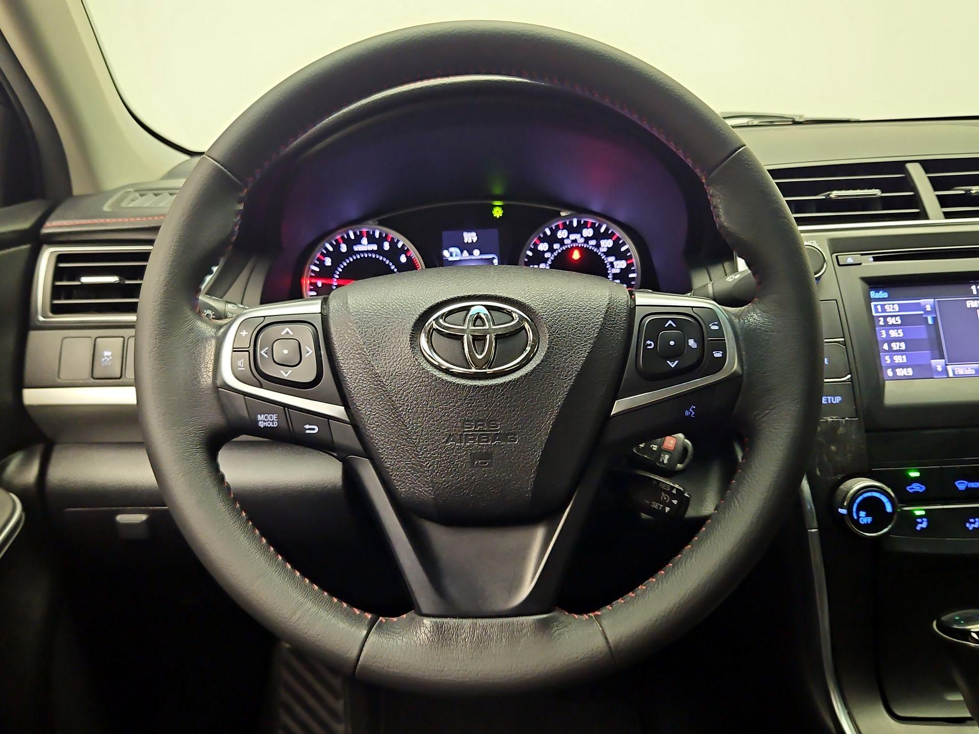 Thumbnail: 2017 Toyota Camry - 10