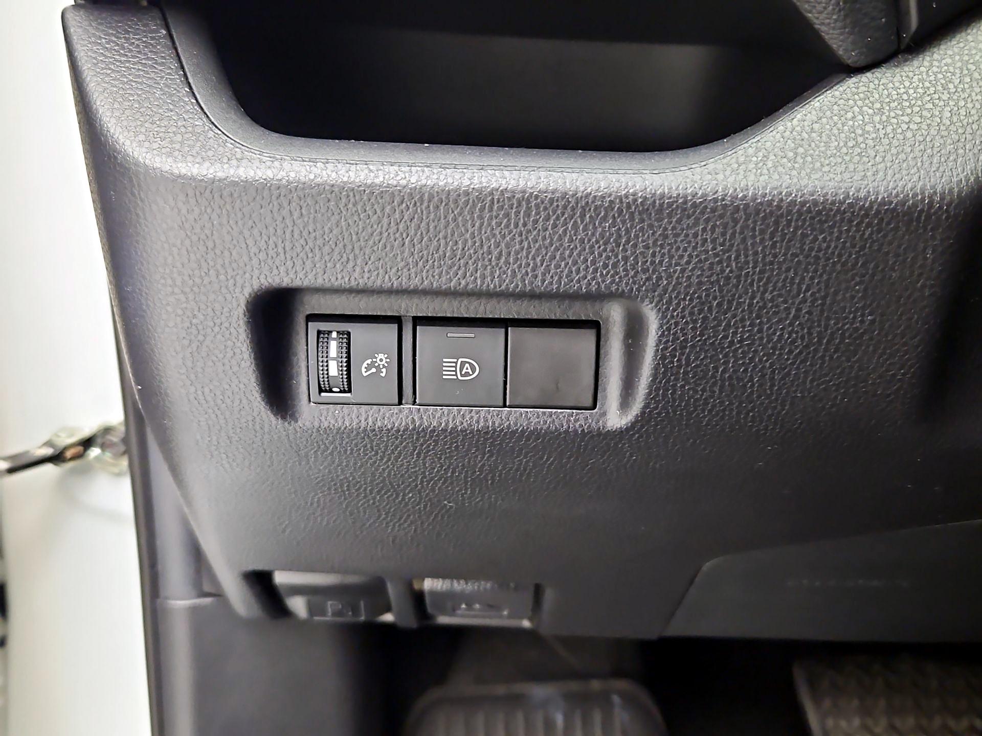 Thumbnail: 2021 Toyota RAV4 - 13