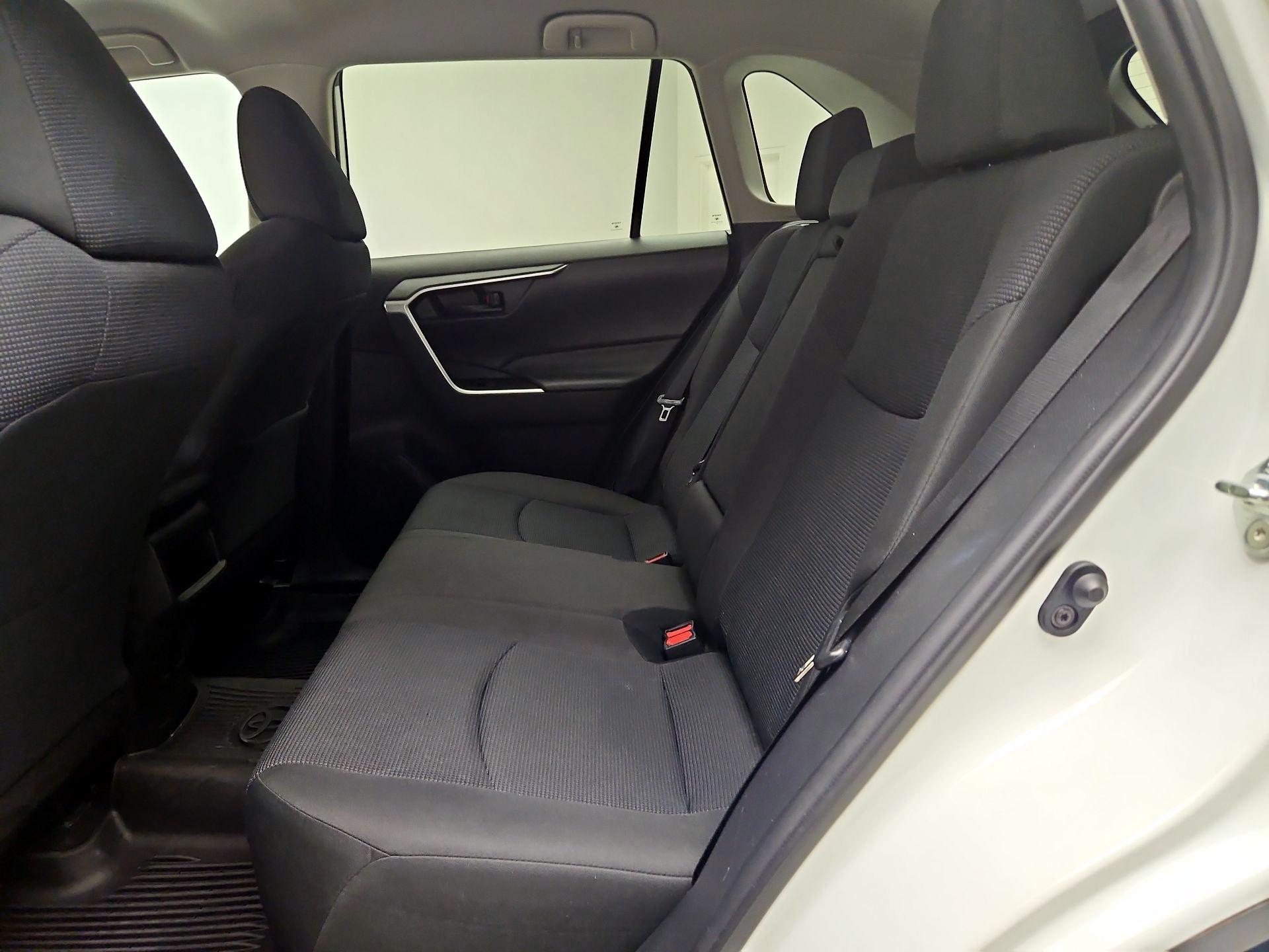 Thumbnail: 2021 Toyota RAV4 - 19