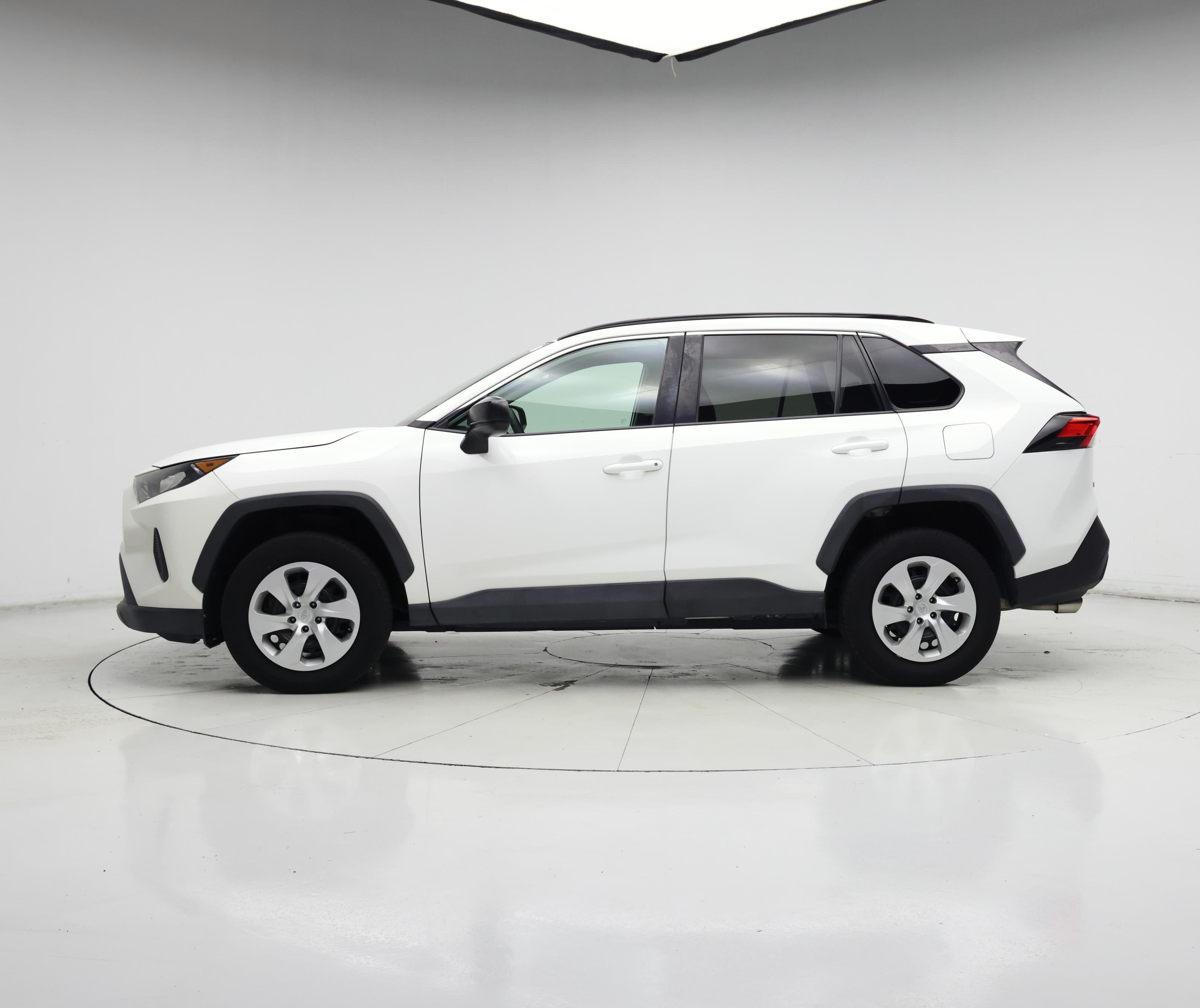 Thumbnail: 2021 Toyota RAV4 - 3