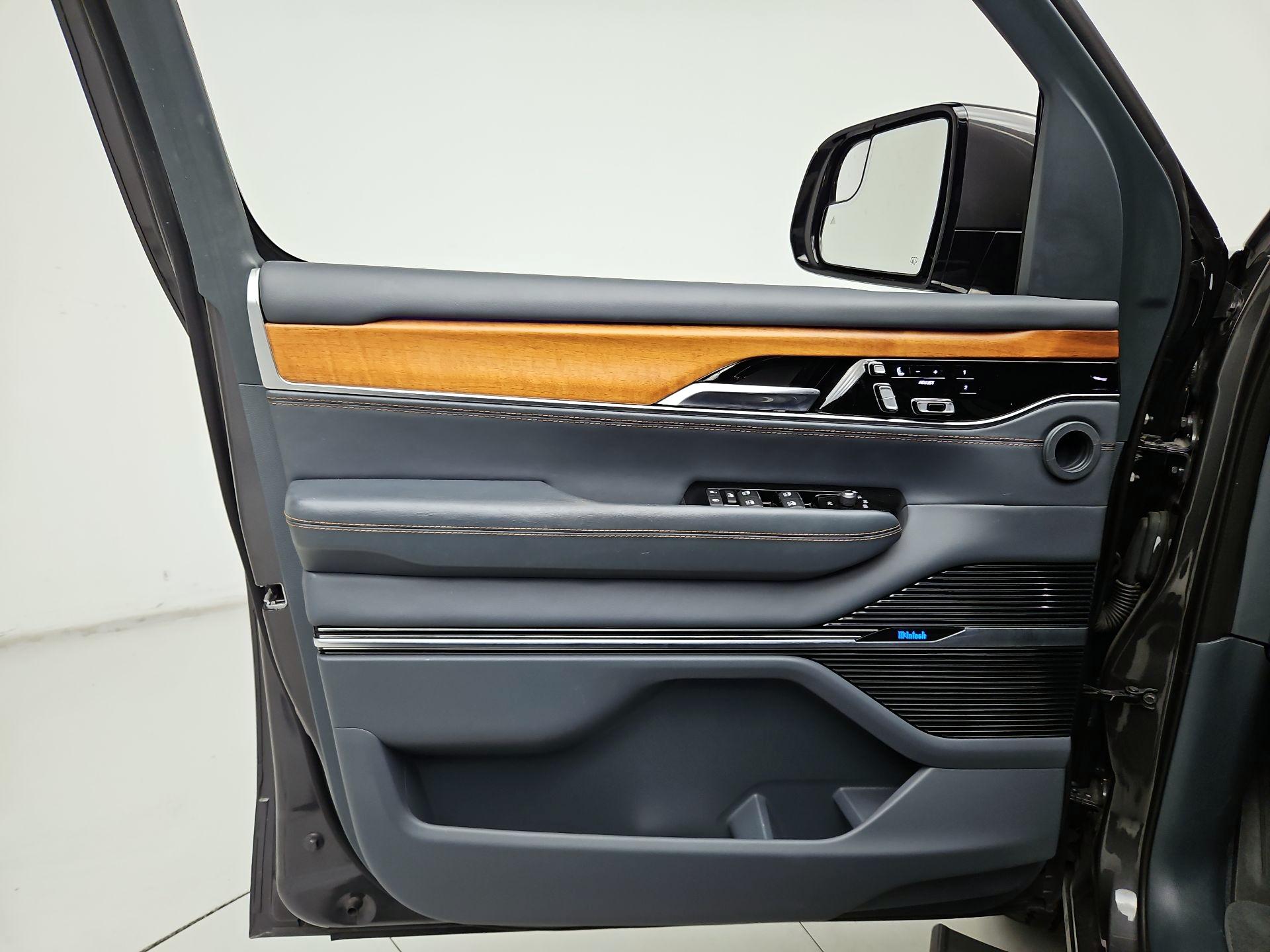 Thumbnail: 2022 Jeep Grand Wagoneer - 12