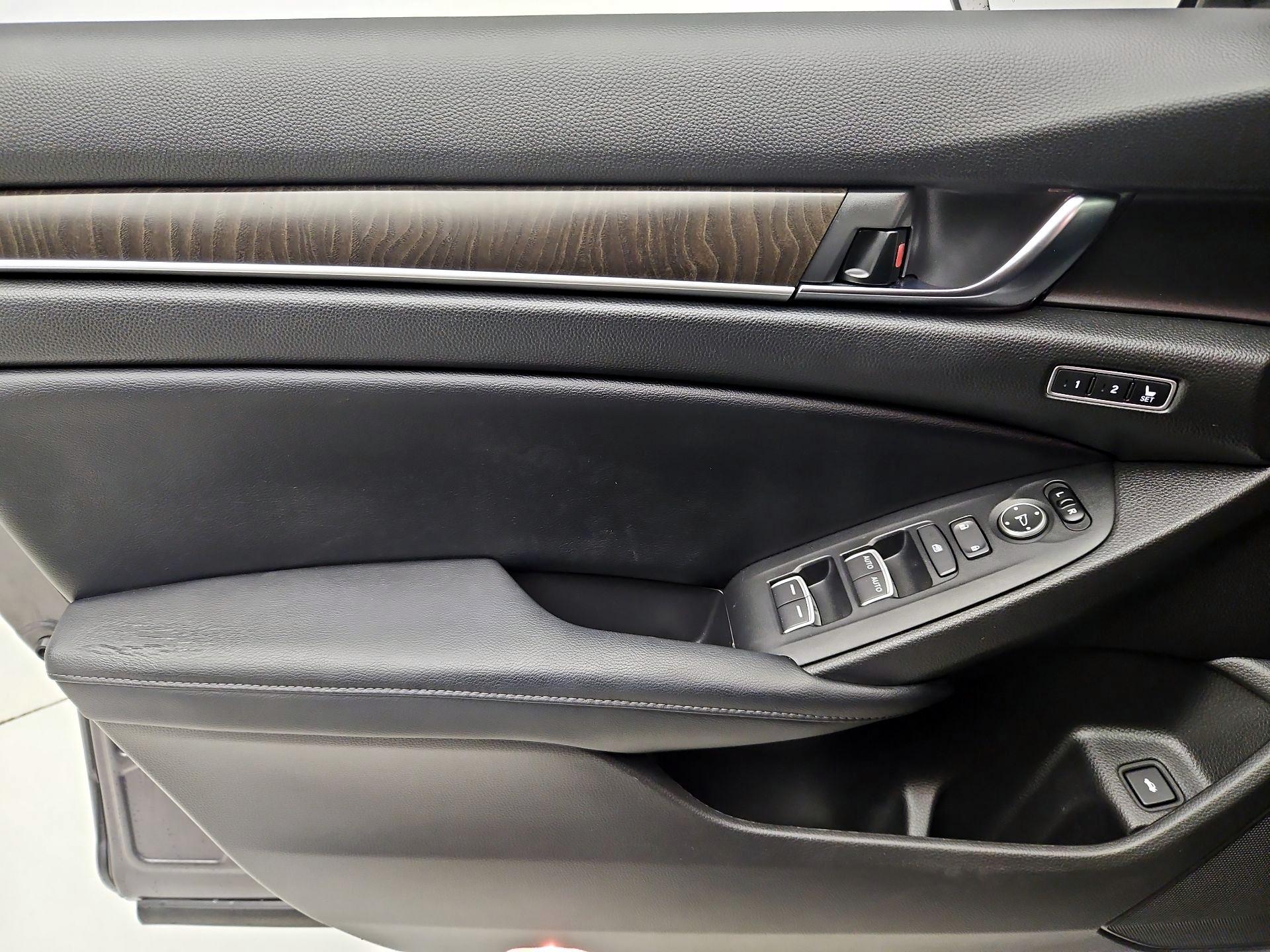 Thumbnail: 2018 Honda Accord - 12