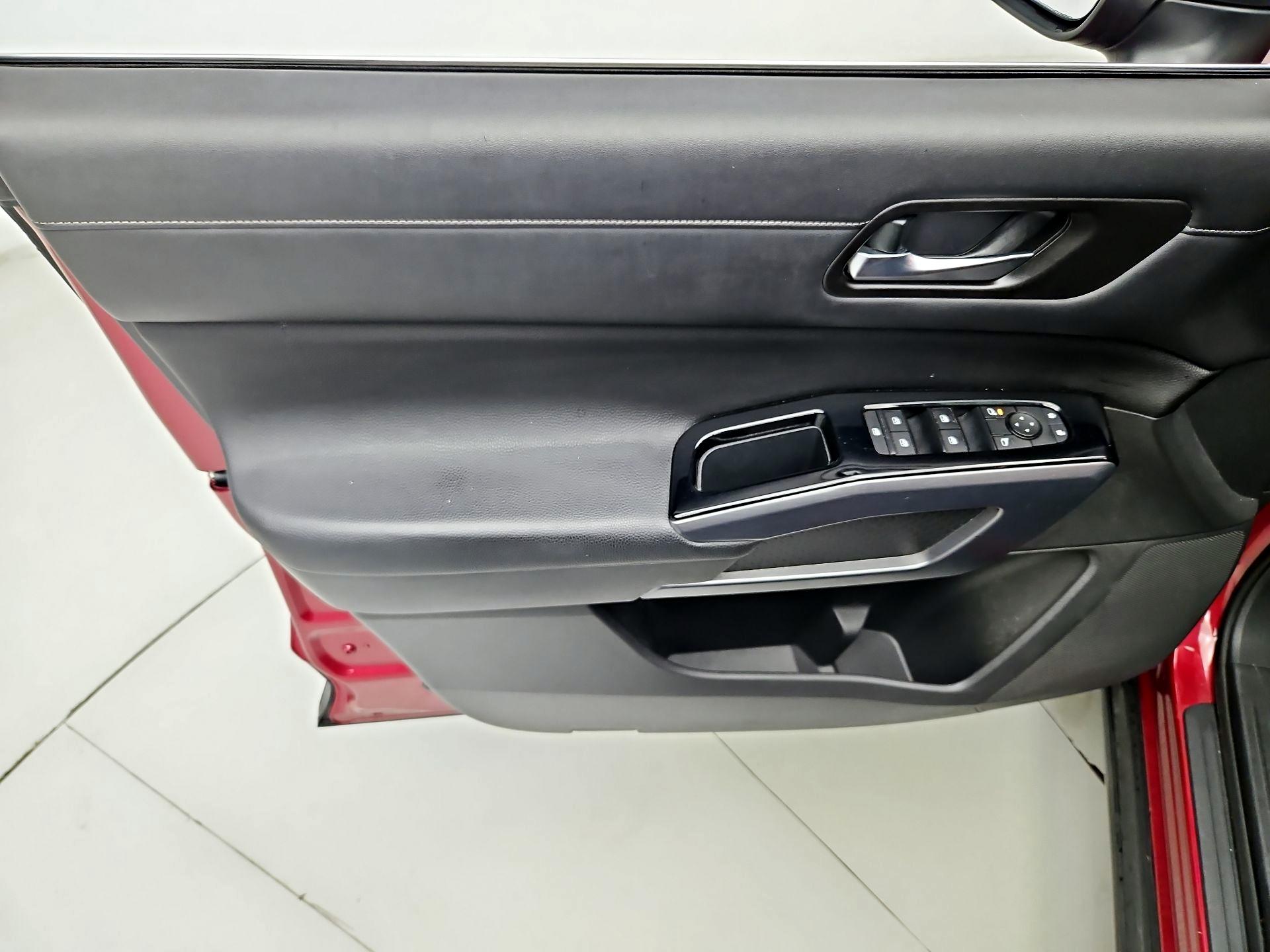 Thumbnail: 2023 Nissan Pathfinder - 12