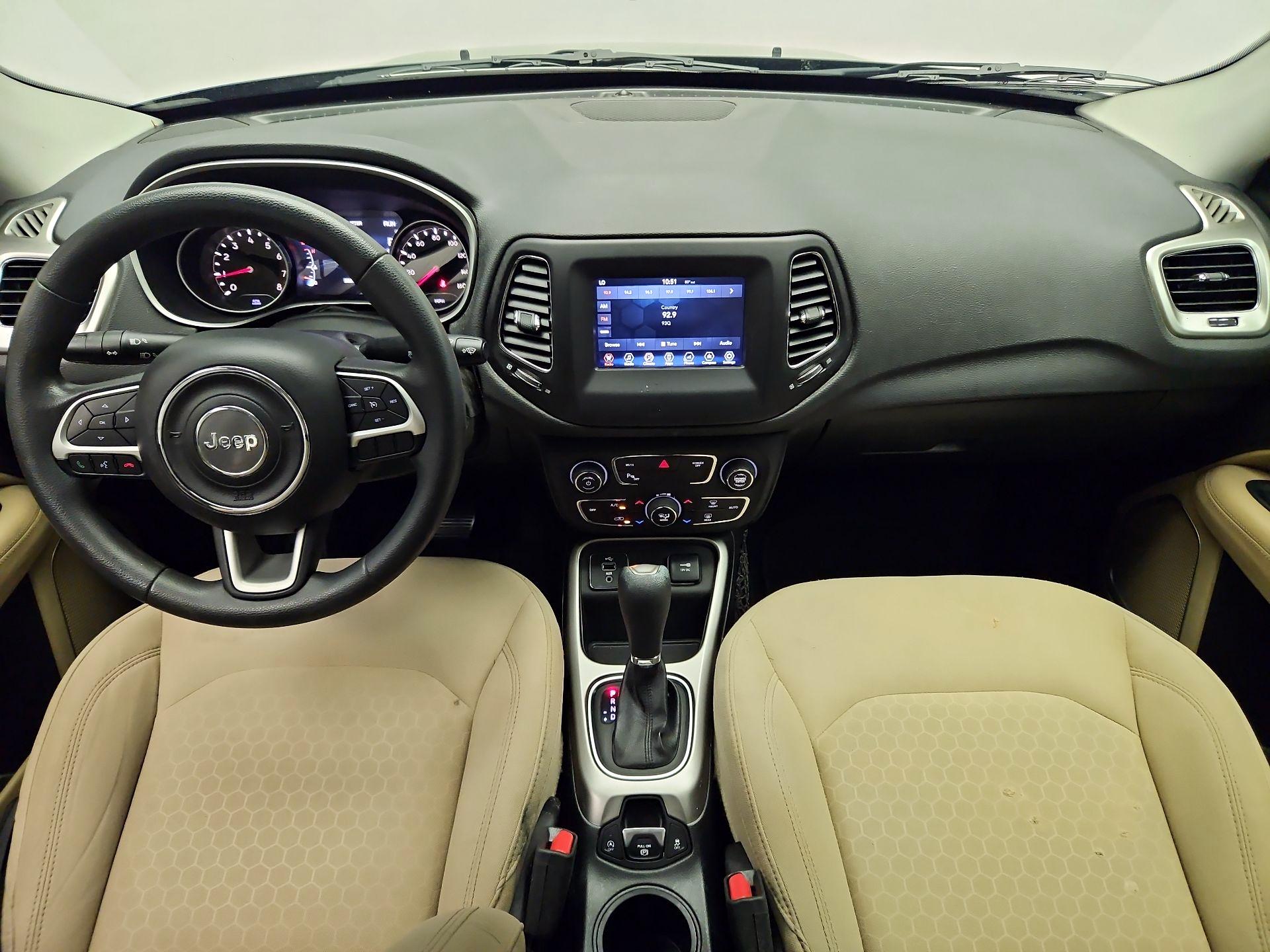 Thumbnail: 2018 Jeep Compass - 9