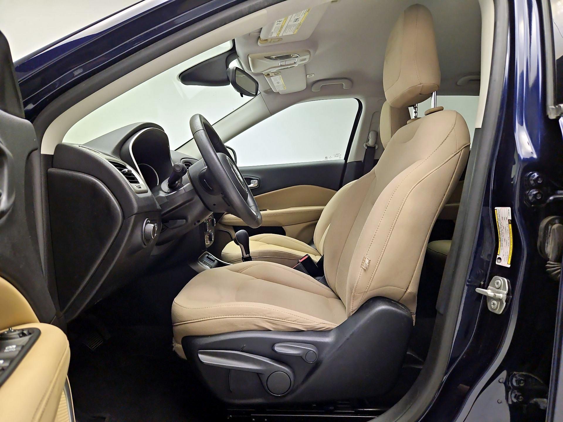 Thumbnail: 2018 Jeep Compass - 11